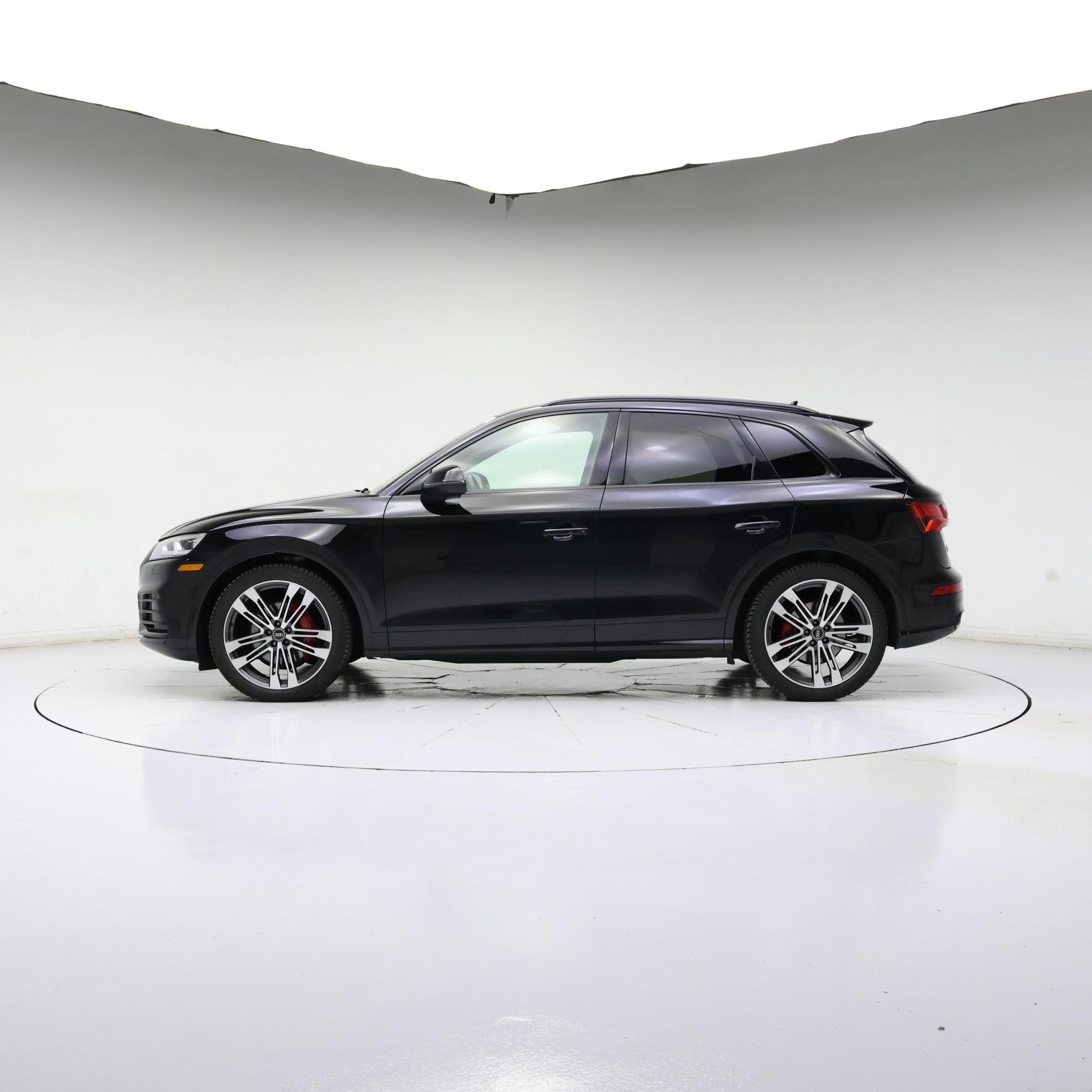 Thumbnail: 2020 Audi SQ5 - 3
