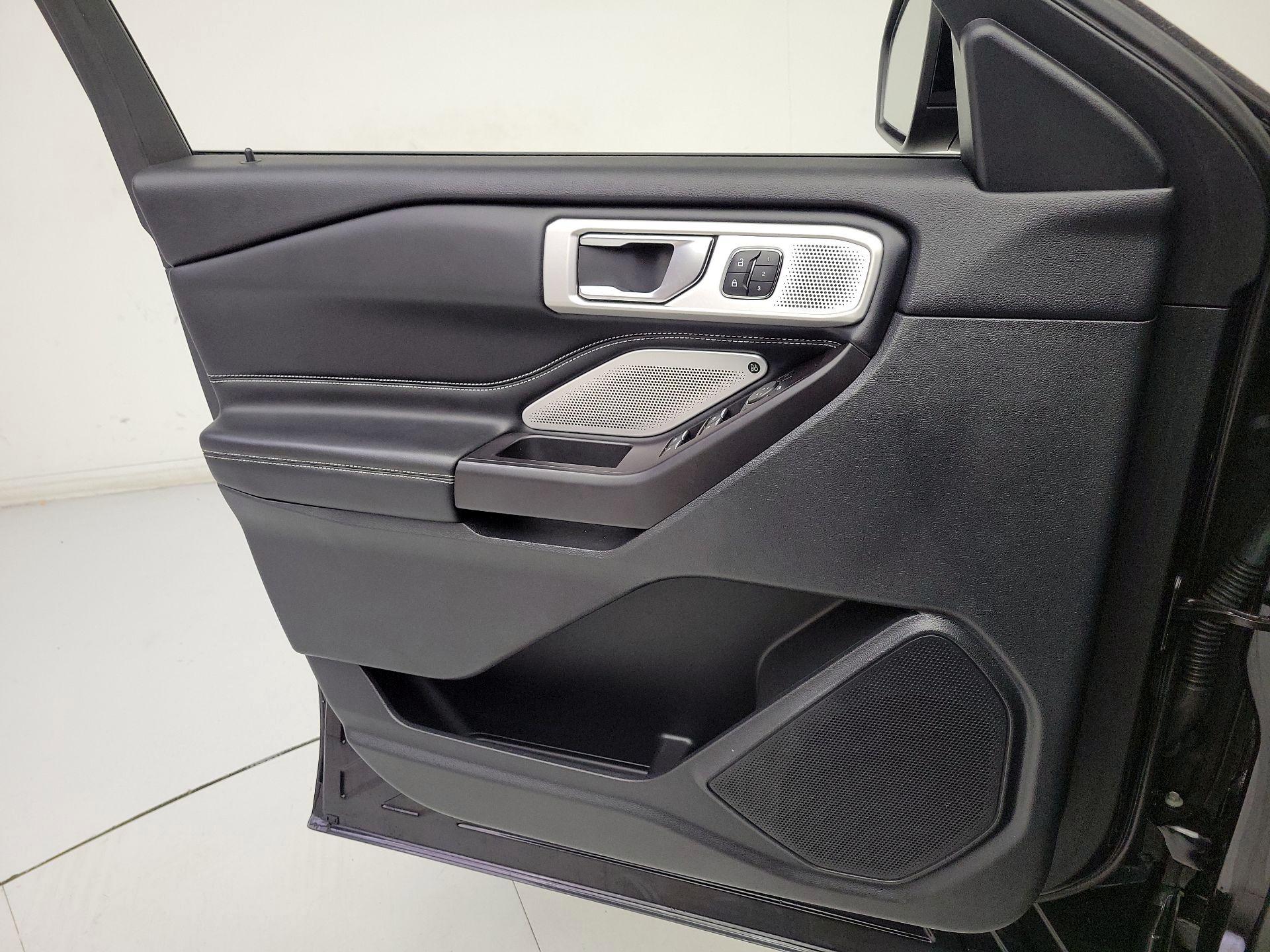 Thumbnail: 2020 Ford Explorer - 12