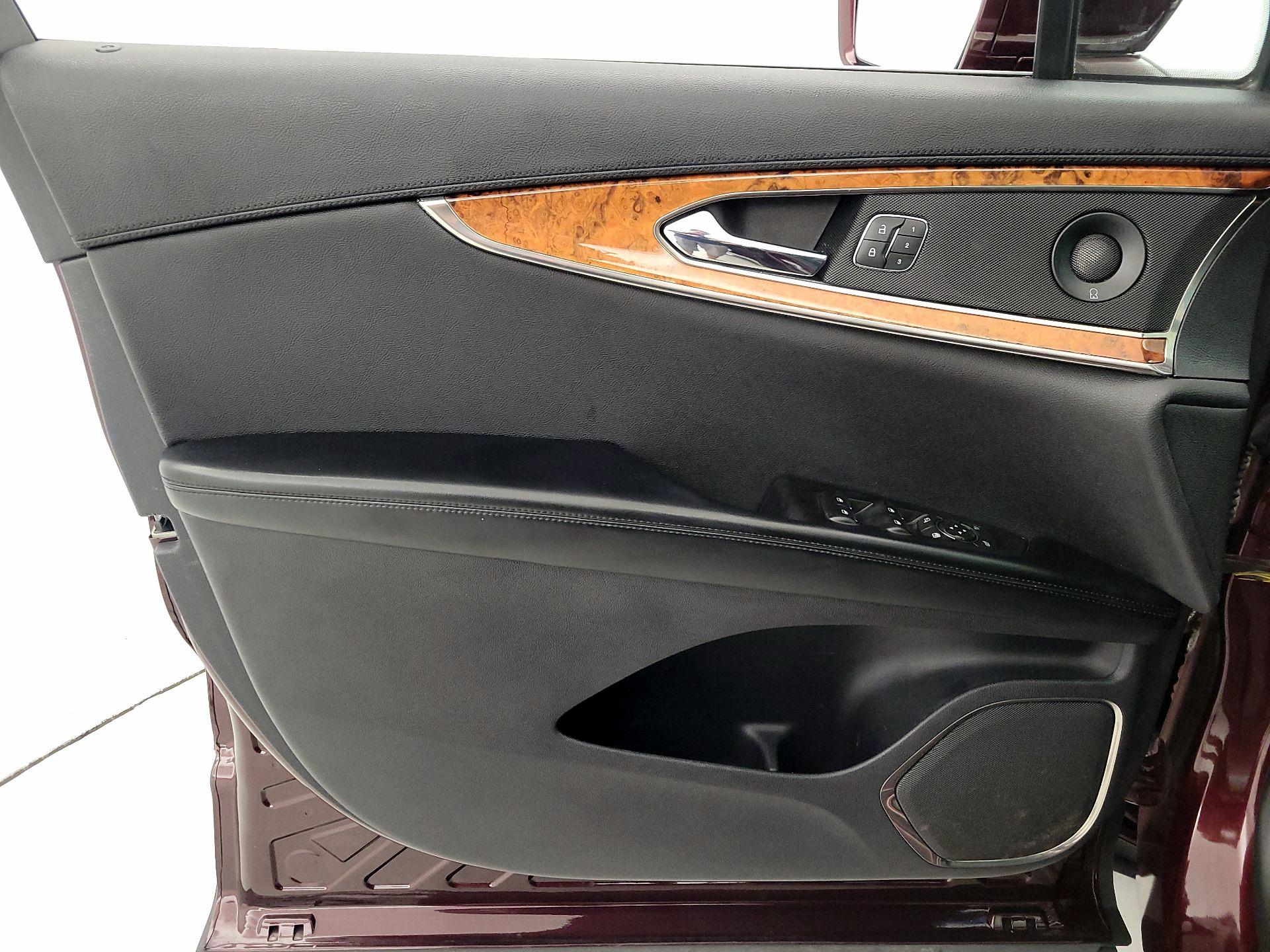 Thumbnail: 2020 Lincoln Nautilus - 12