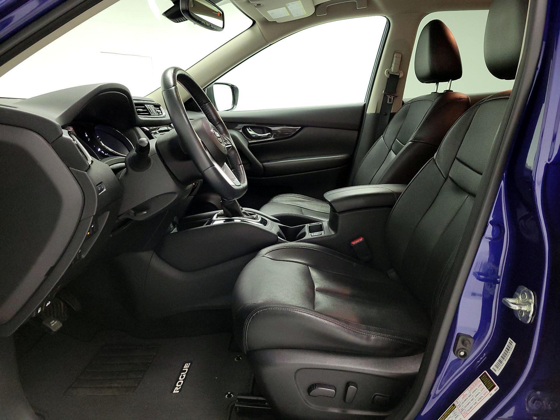 Thumbnail: 2017 Nissan Rogue - 11