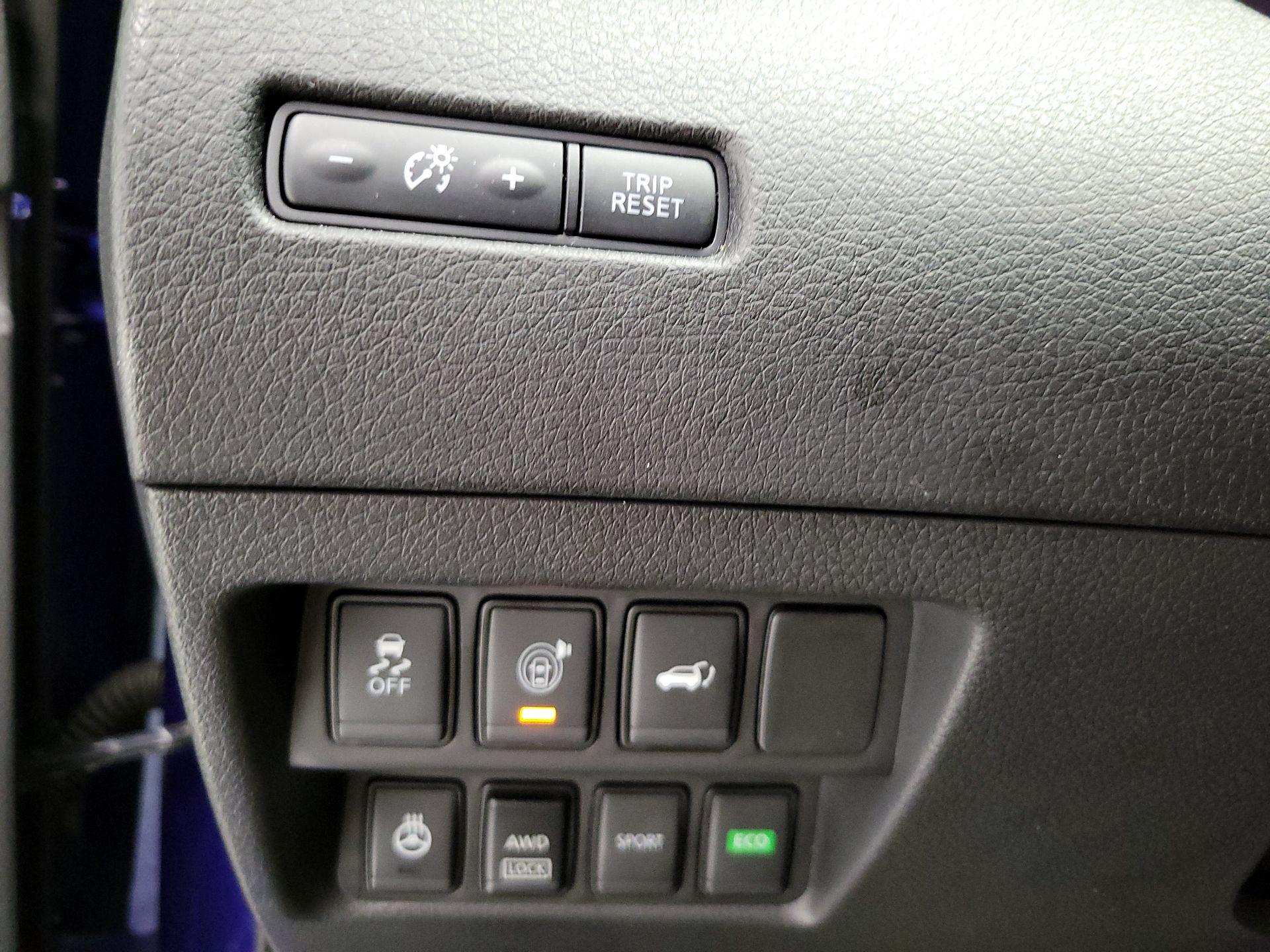 Thumbnail: 2017 Nissan Rogue - 13