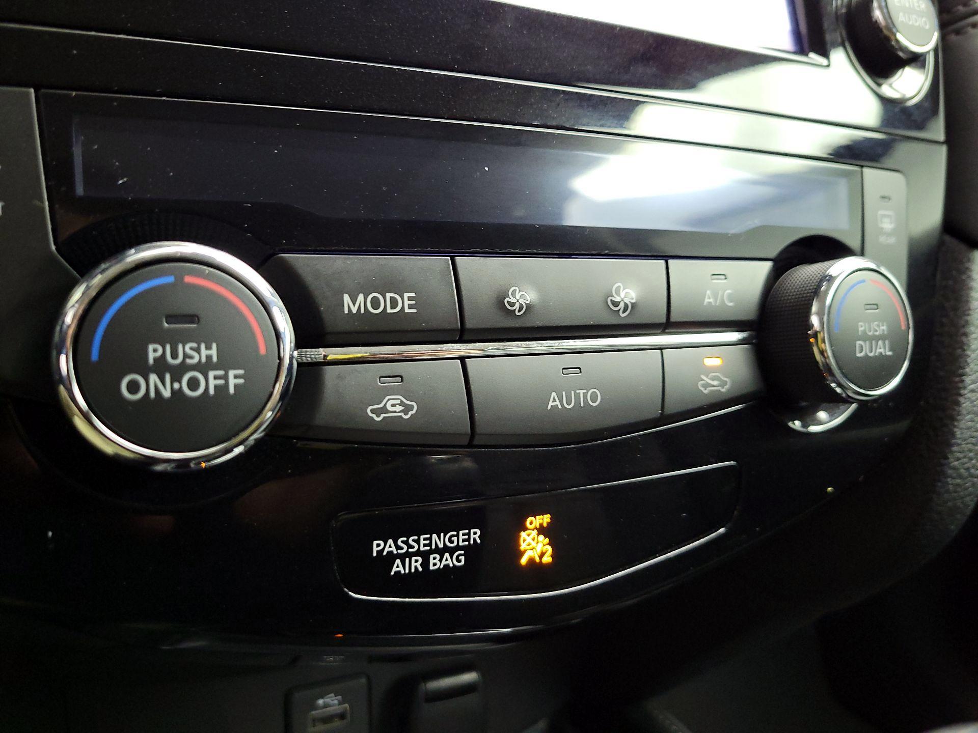 Thumbnail: 2017 Nissan Rogue - 17