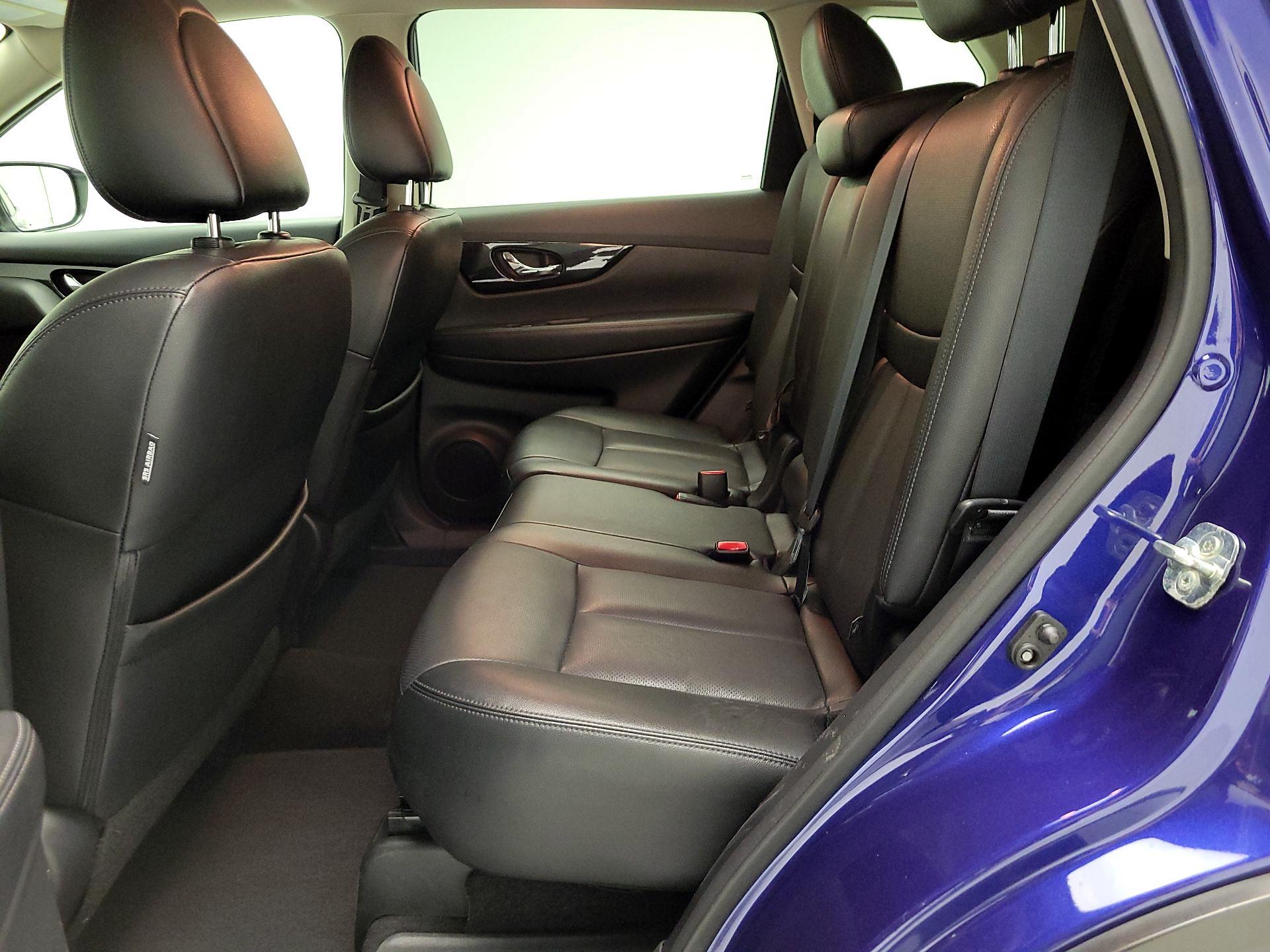 Thumbnail: 2017 Nissan Rogue - 20