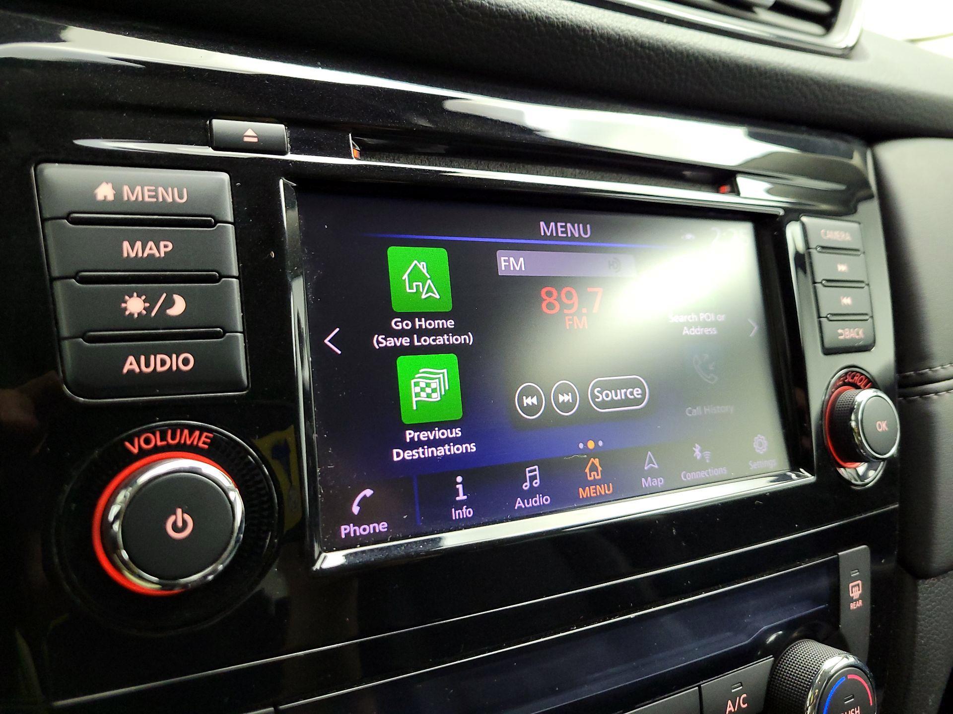 Thumbnail: 2018 Nissan Rogue - 16