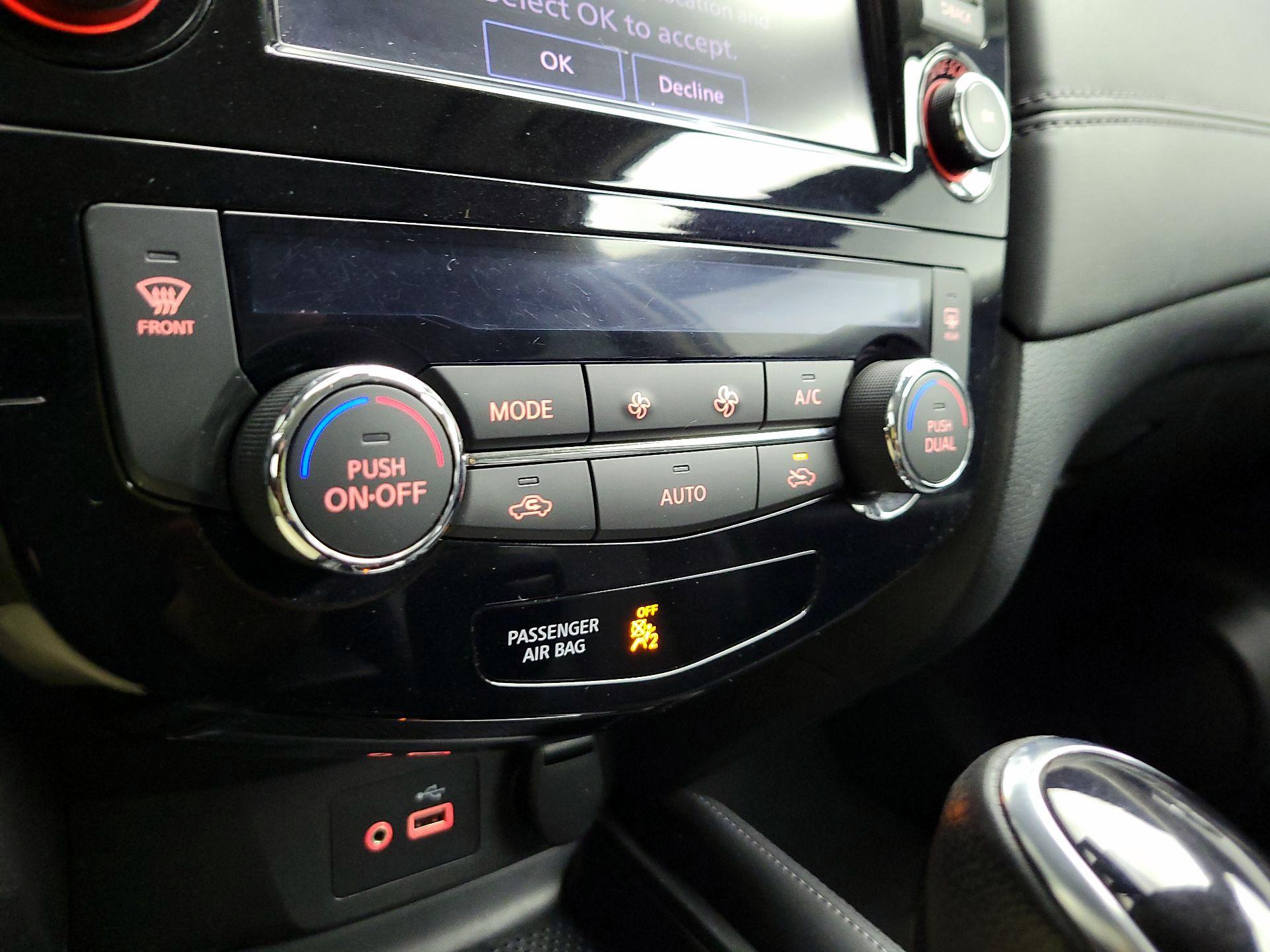 Thumbnail: 2018 Nissan Rogue - 17