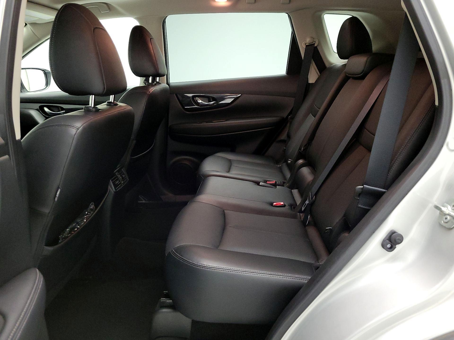 Thumbnail: 2018 Nissan Rogue - 20