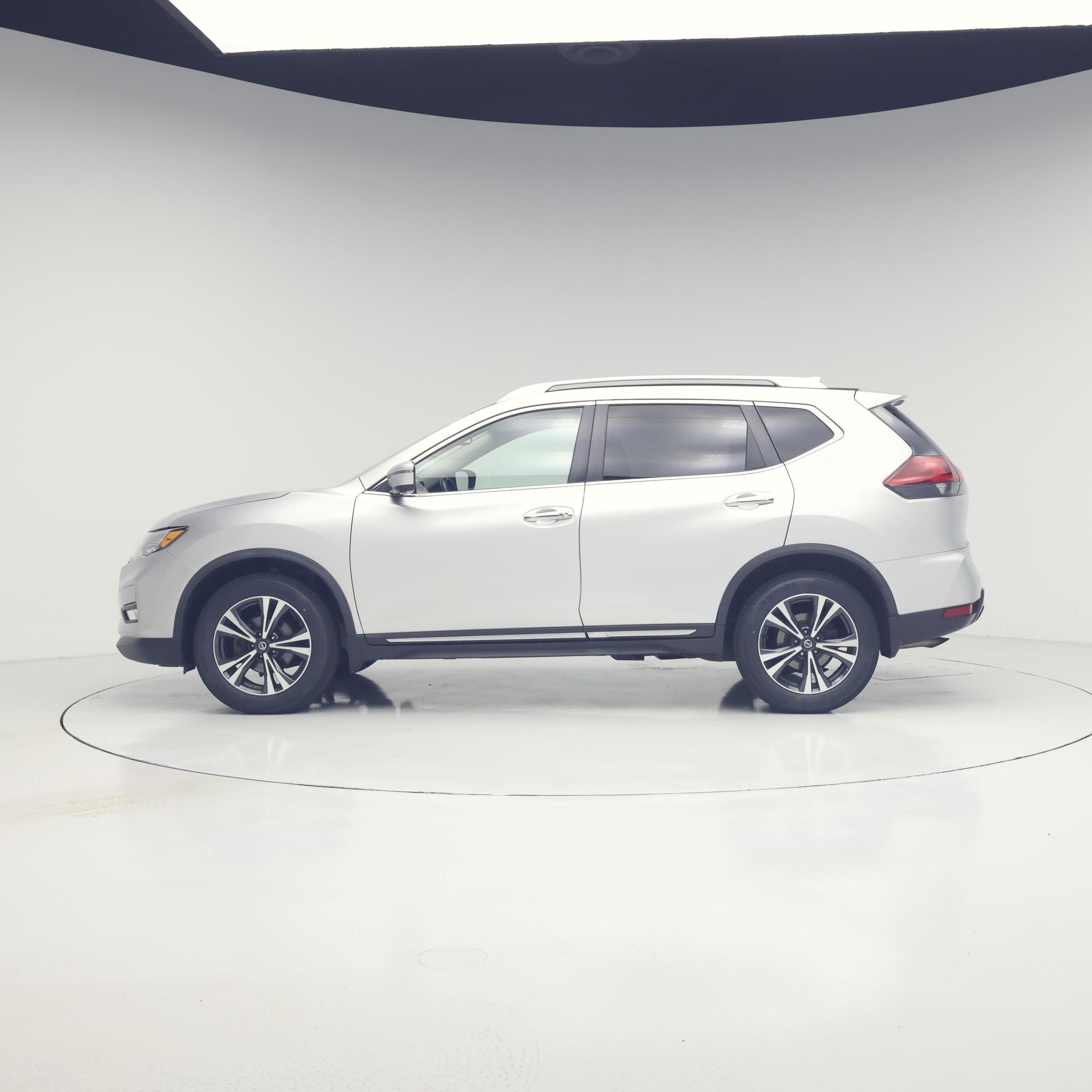 Thumbnail: 2018 Nissan Rogue - 3