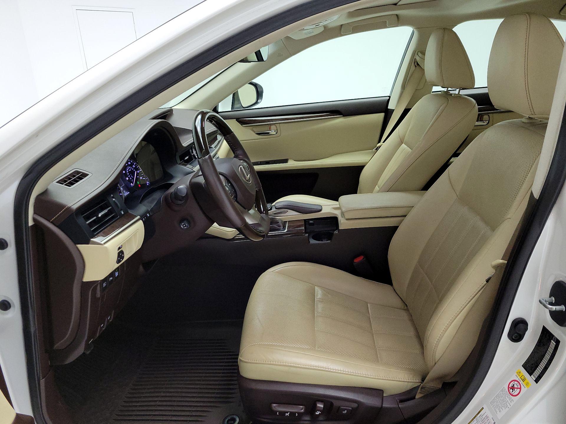 Thumbnail: 2018 Lexus ES - 11