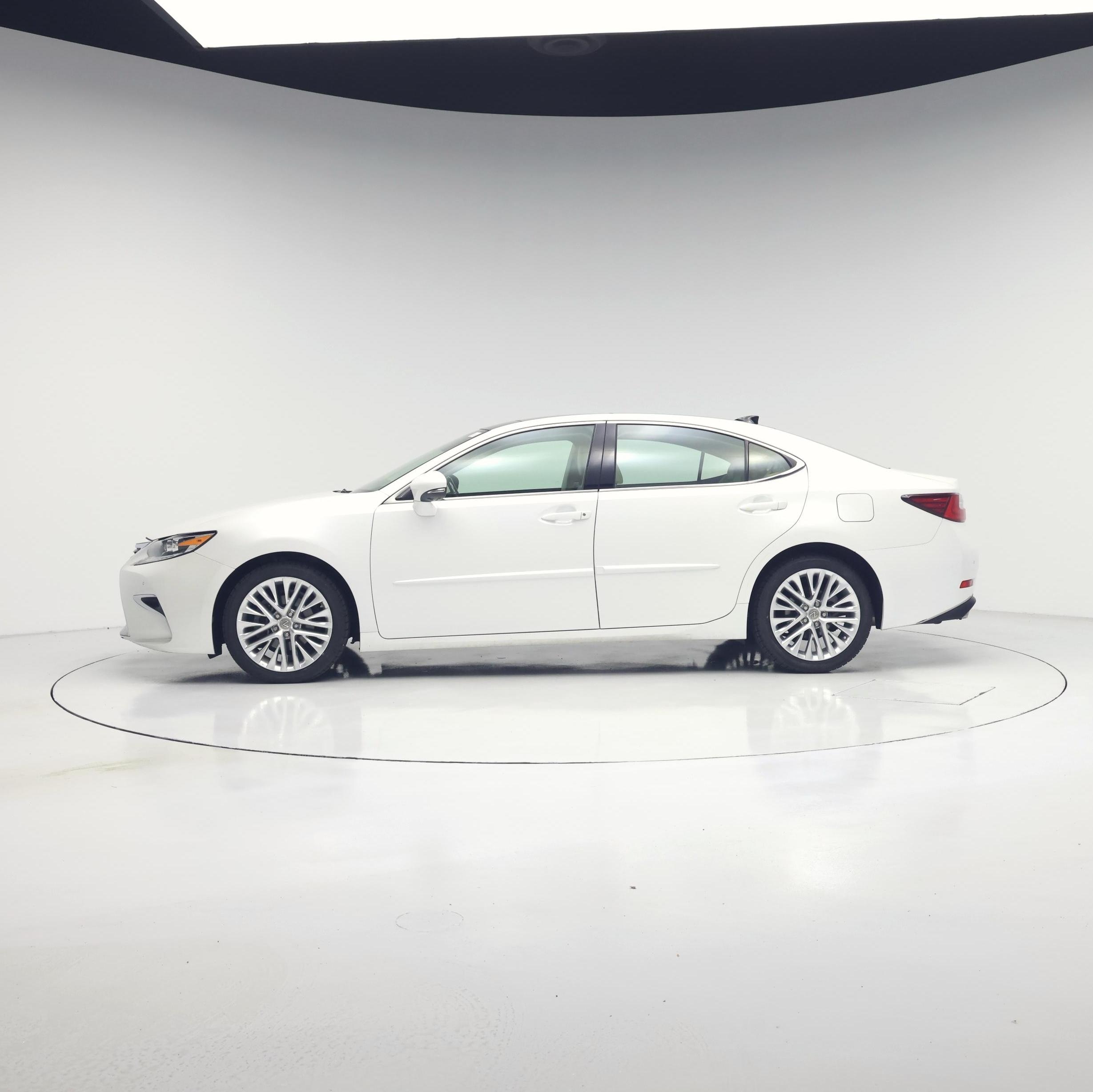 Thumbnail: 2018 Lexus ES - 3
