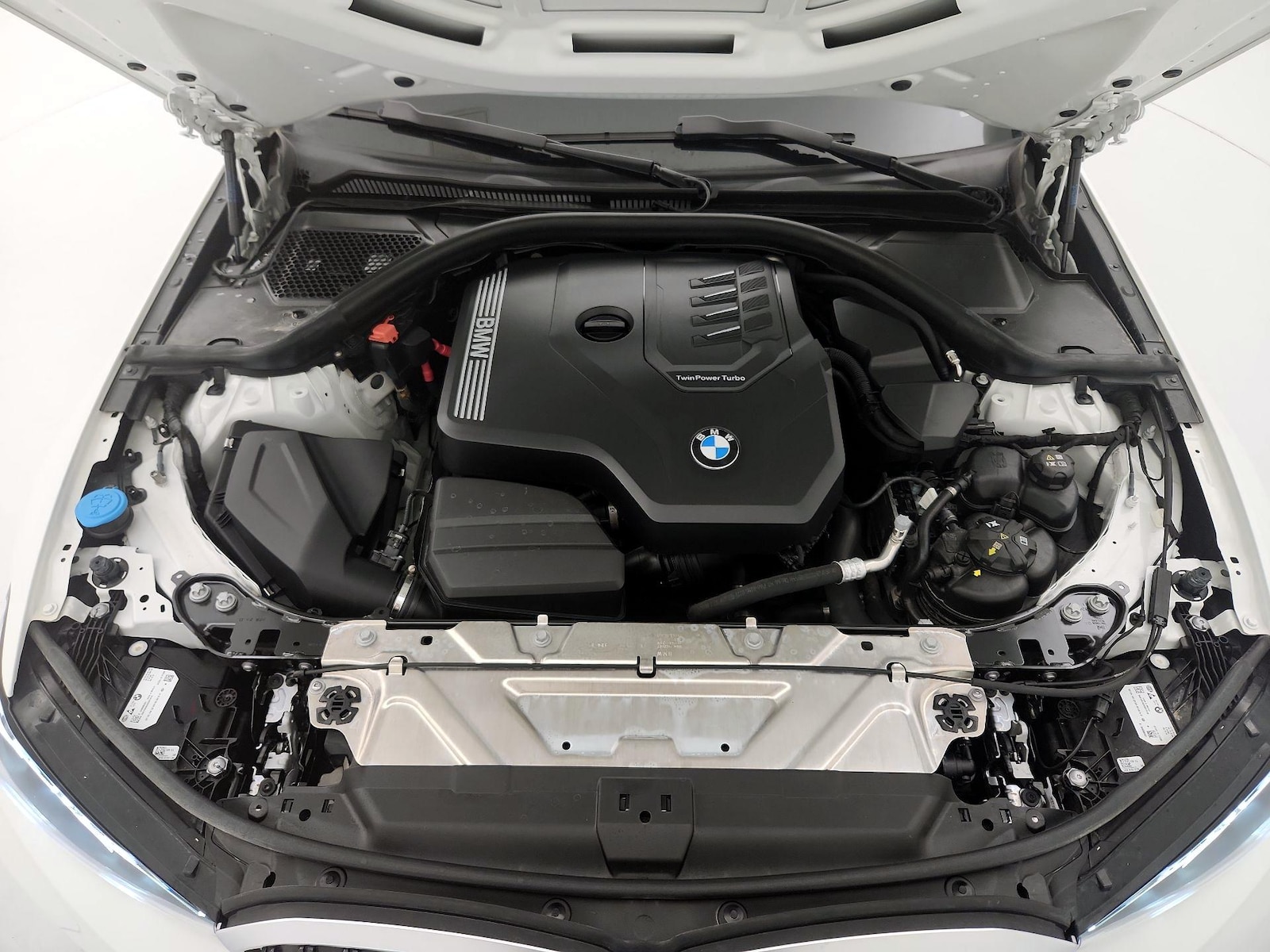 2024 BMW 3 Series 330i - Photo 24