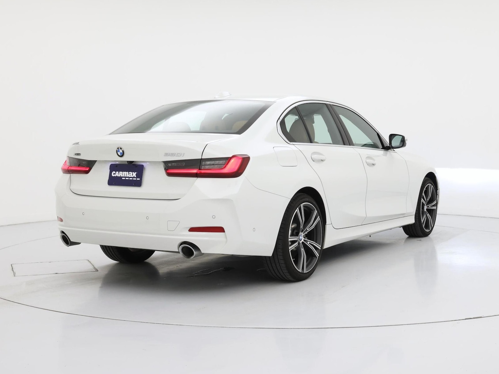 2024 BMW 3 Series 330i - Photo 9