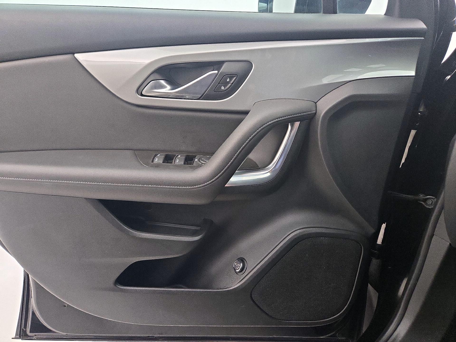 Thumbnail: 2020 Chevrolet Blazer - 12