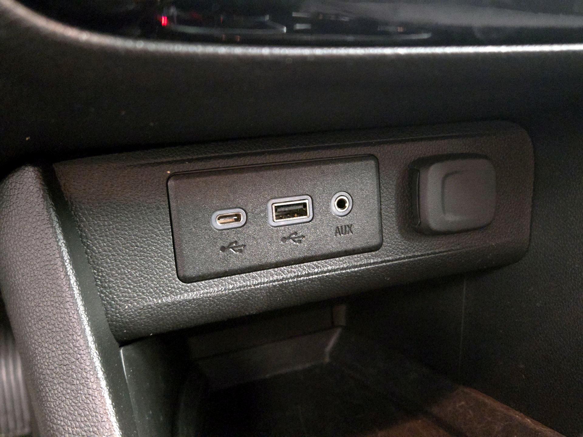 Thumbnail: 2022 Buick Encore GX - 18