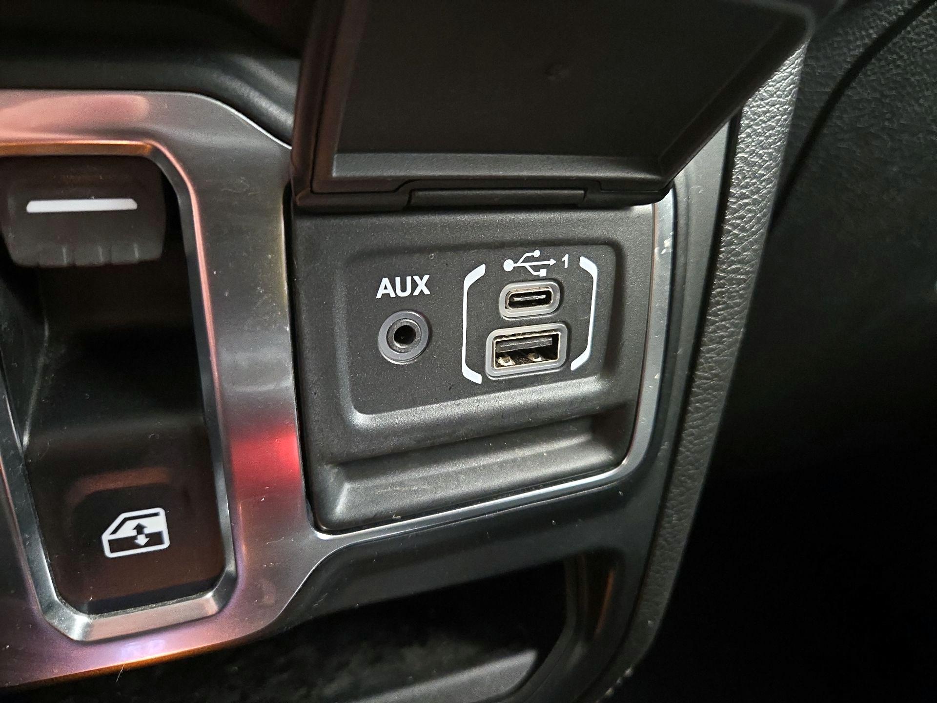 Thumbnail: 2021 Jeep Wrangler - 18