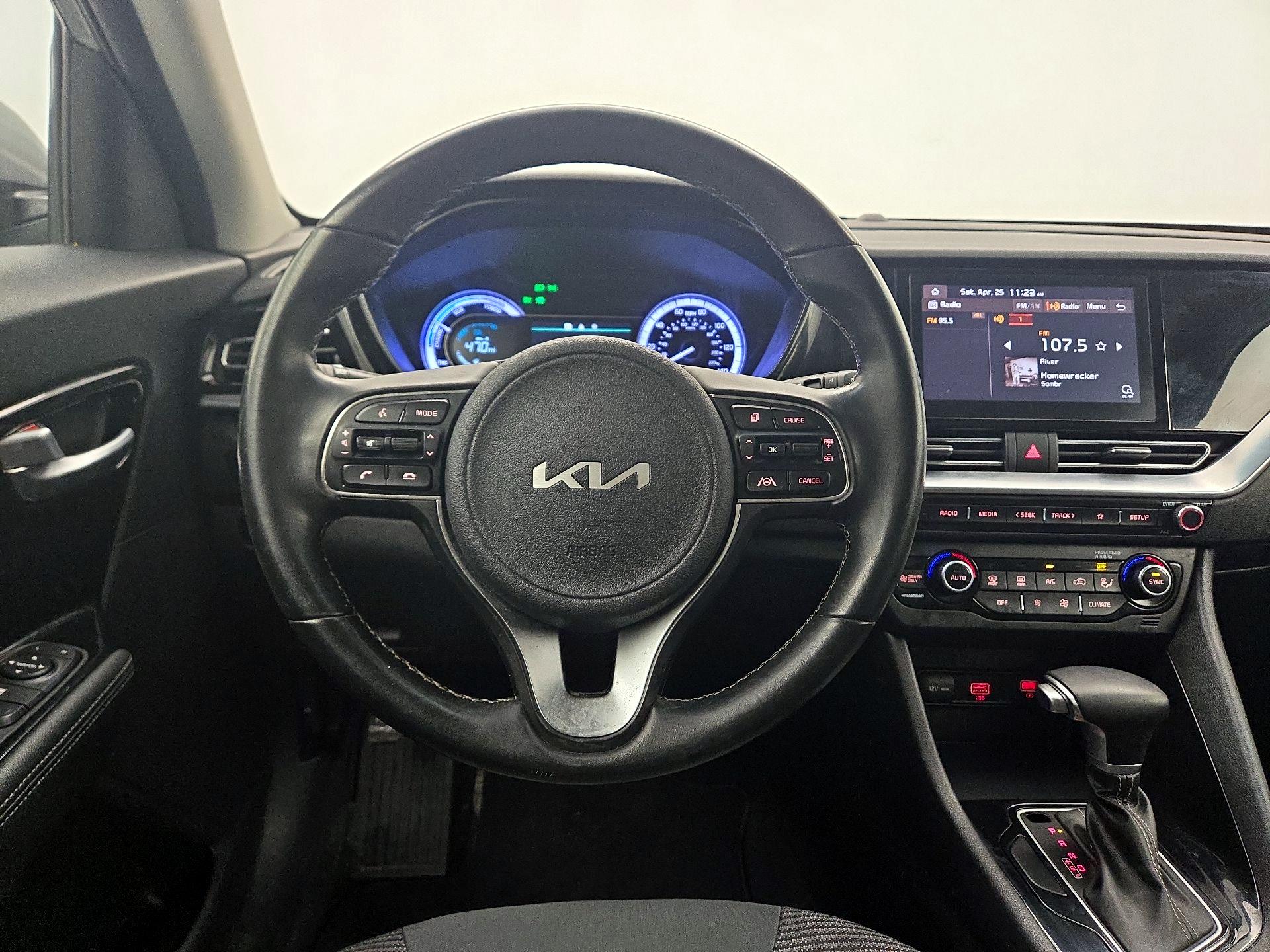 Thumbnail: 2022 Kia Niro - 10