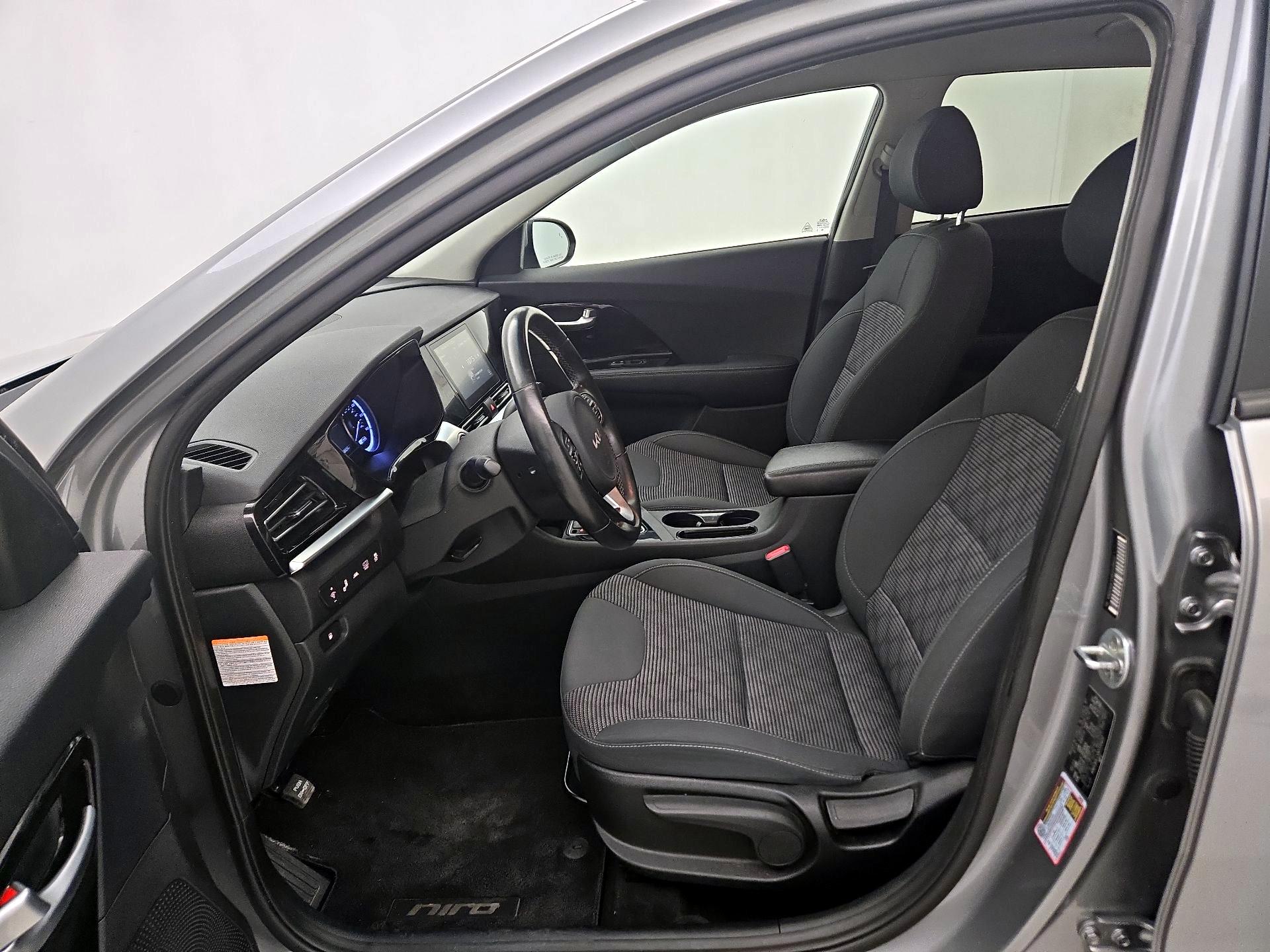 Thumbnail: 2022 Kia Niro - 11