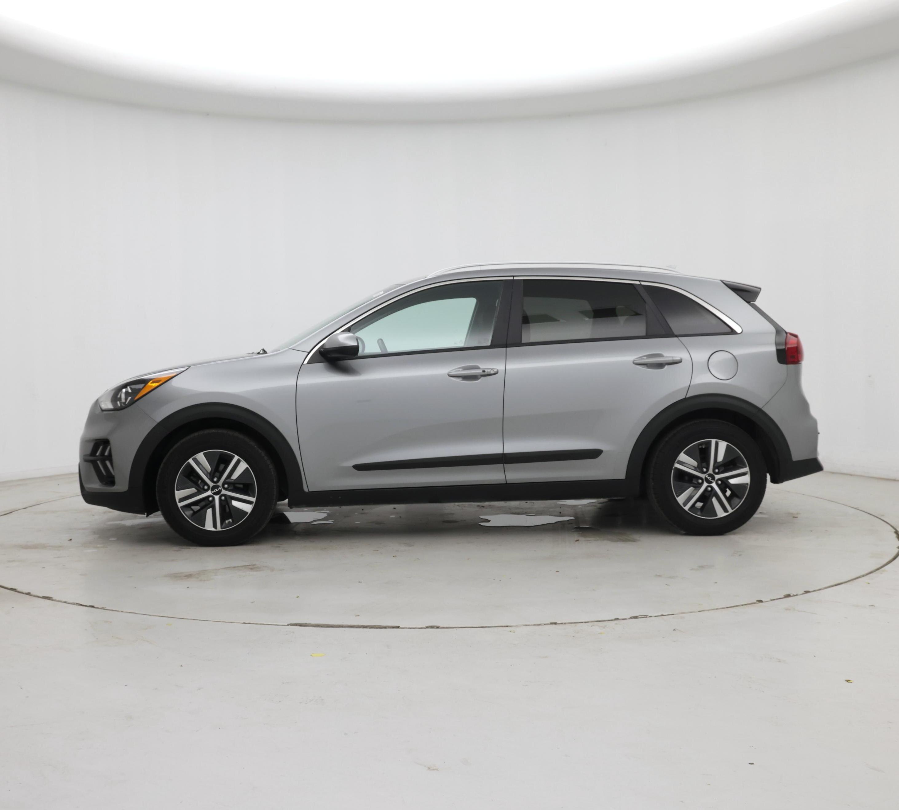 Thumbnail: 2022 Kia Niro - 3