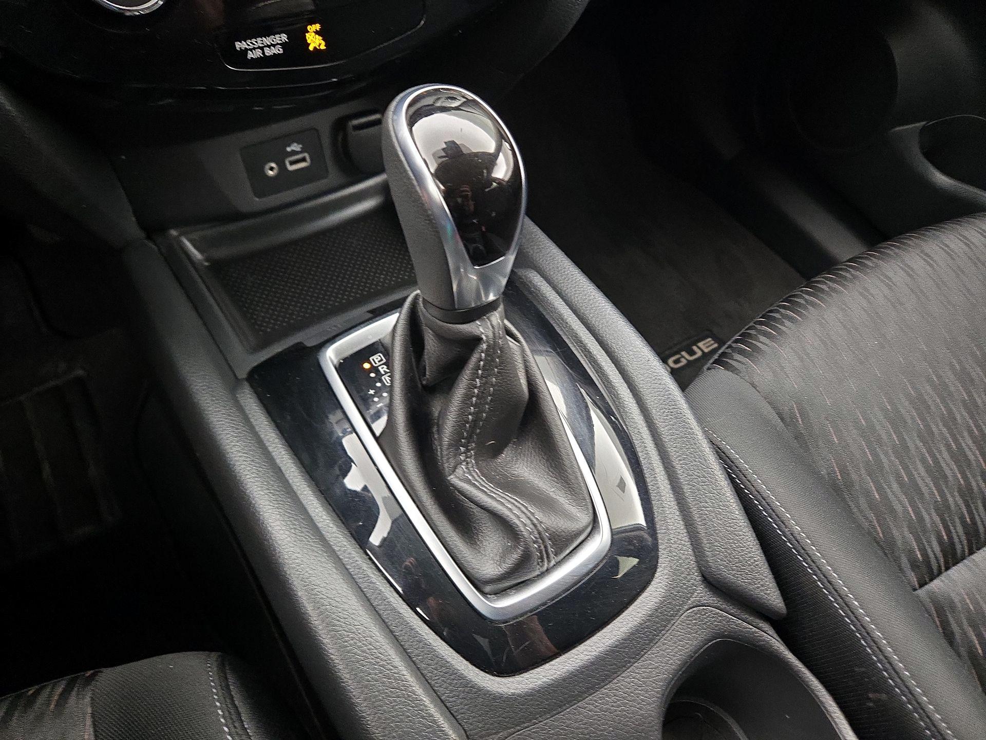 Thumbnail: 2020 Nissan Rogue - 17