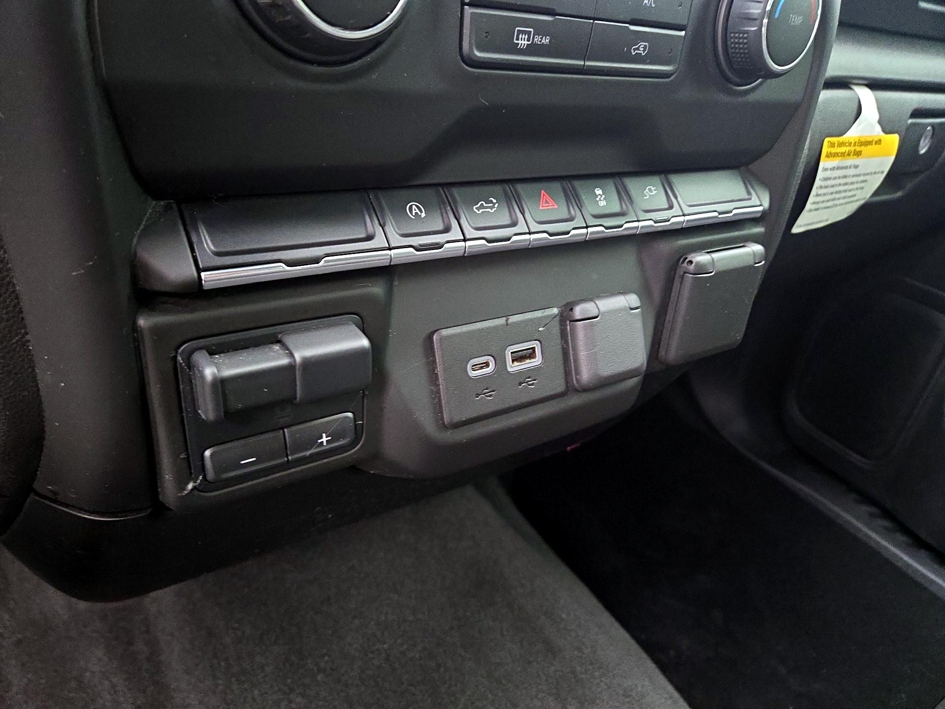 Thumbnail: 2021 Chevrolet Silverado 1500 - 18