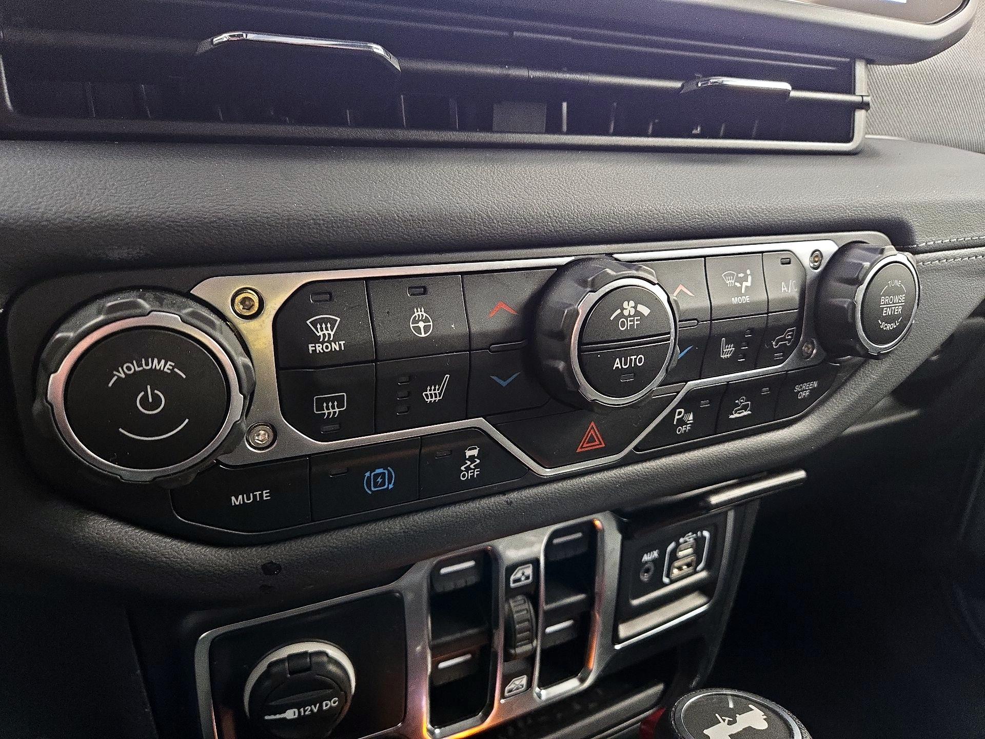Thumbnail: 2024 Jeep Wrangler - 17