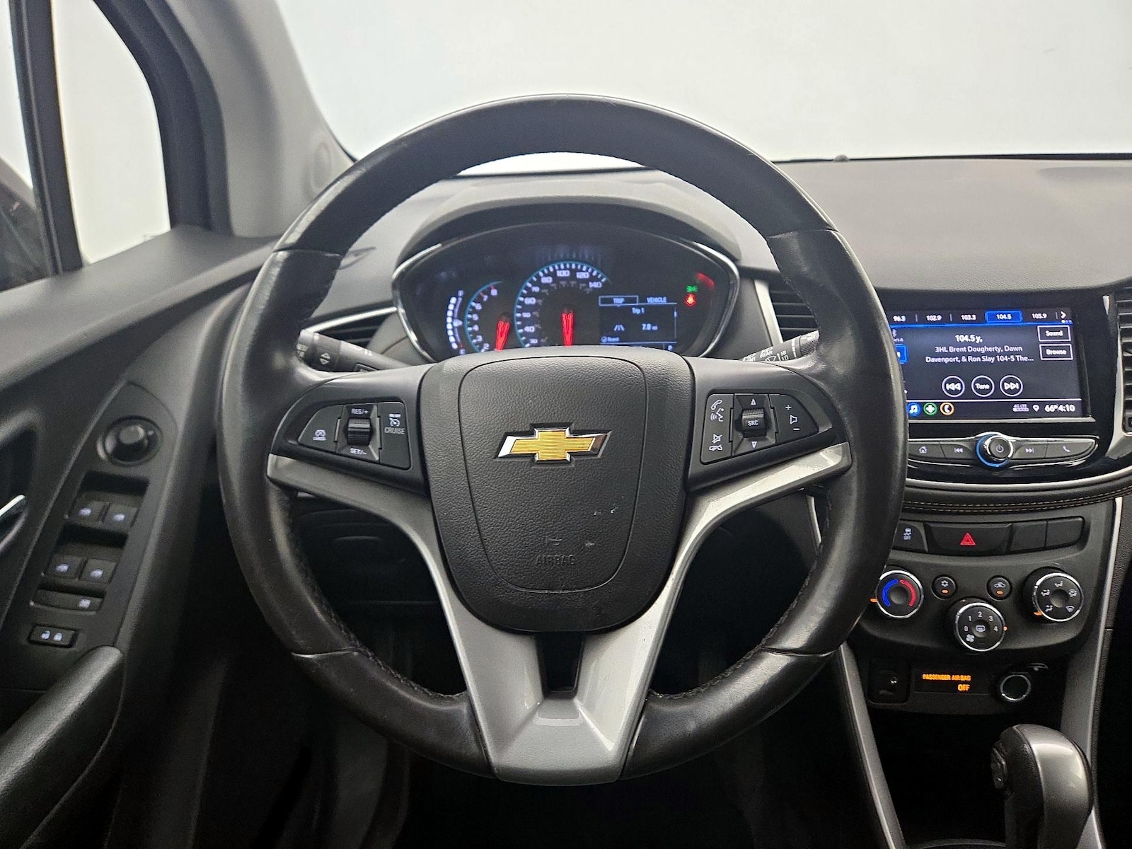 2022 Chevrolet Trax LT - Photo 11