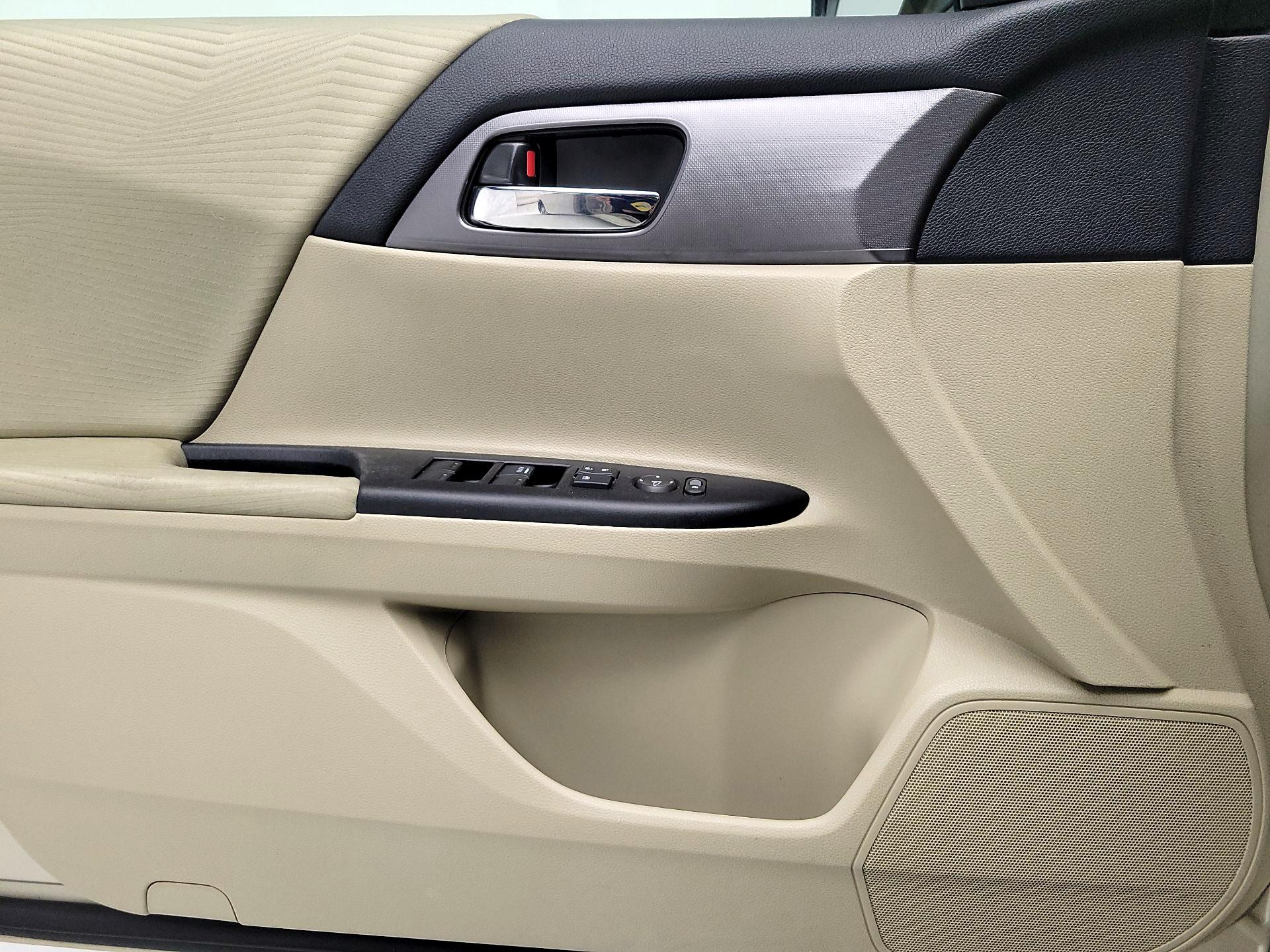 Thumbnail: 2015 Honda Accord - 12