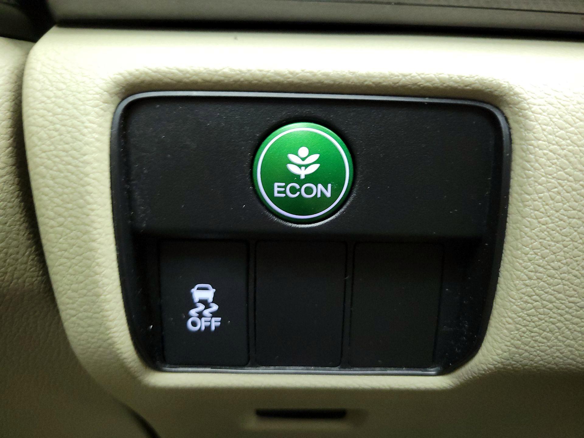 Thumbnail: 2015 Honda Accord - 13