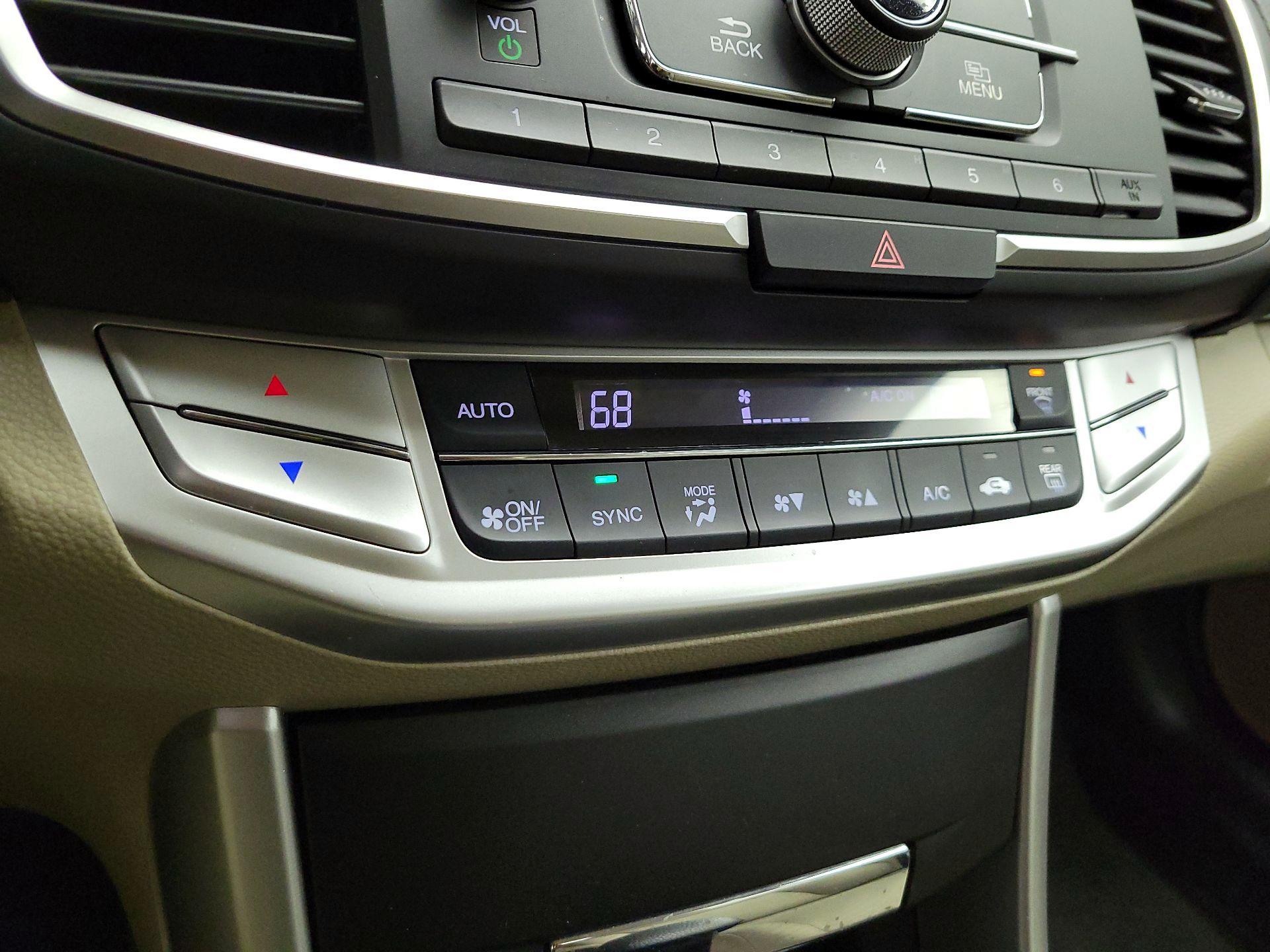 Thumbnail: 2015 Honda Accord - 16