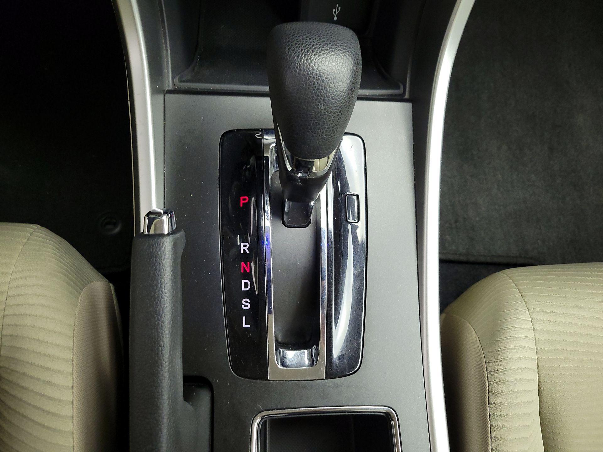 Thumbnail: 2015 Honda Accord - 17