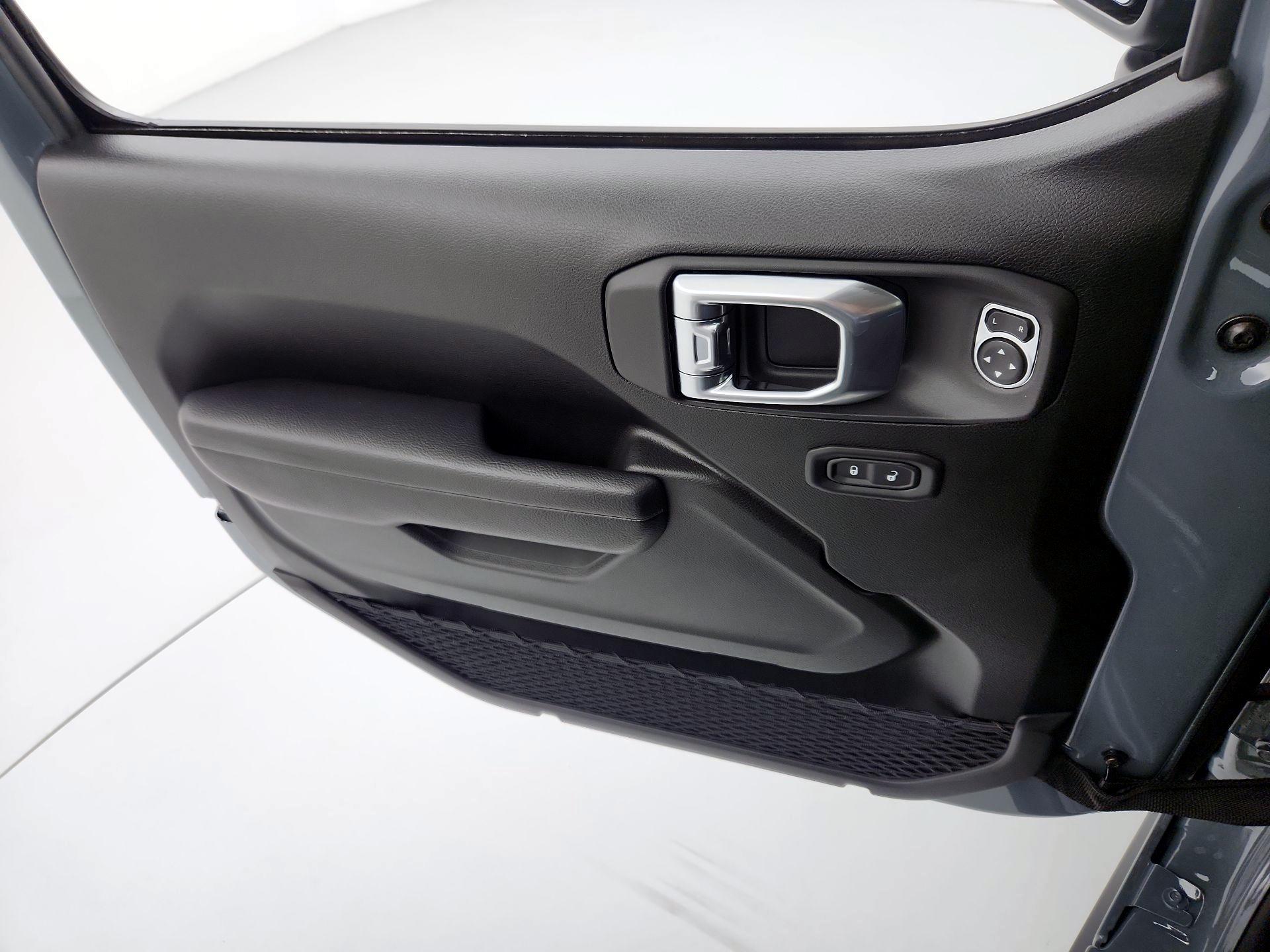 Thumbnail: 2025 Jeep Wrangler - 12