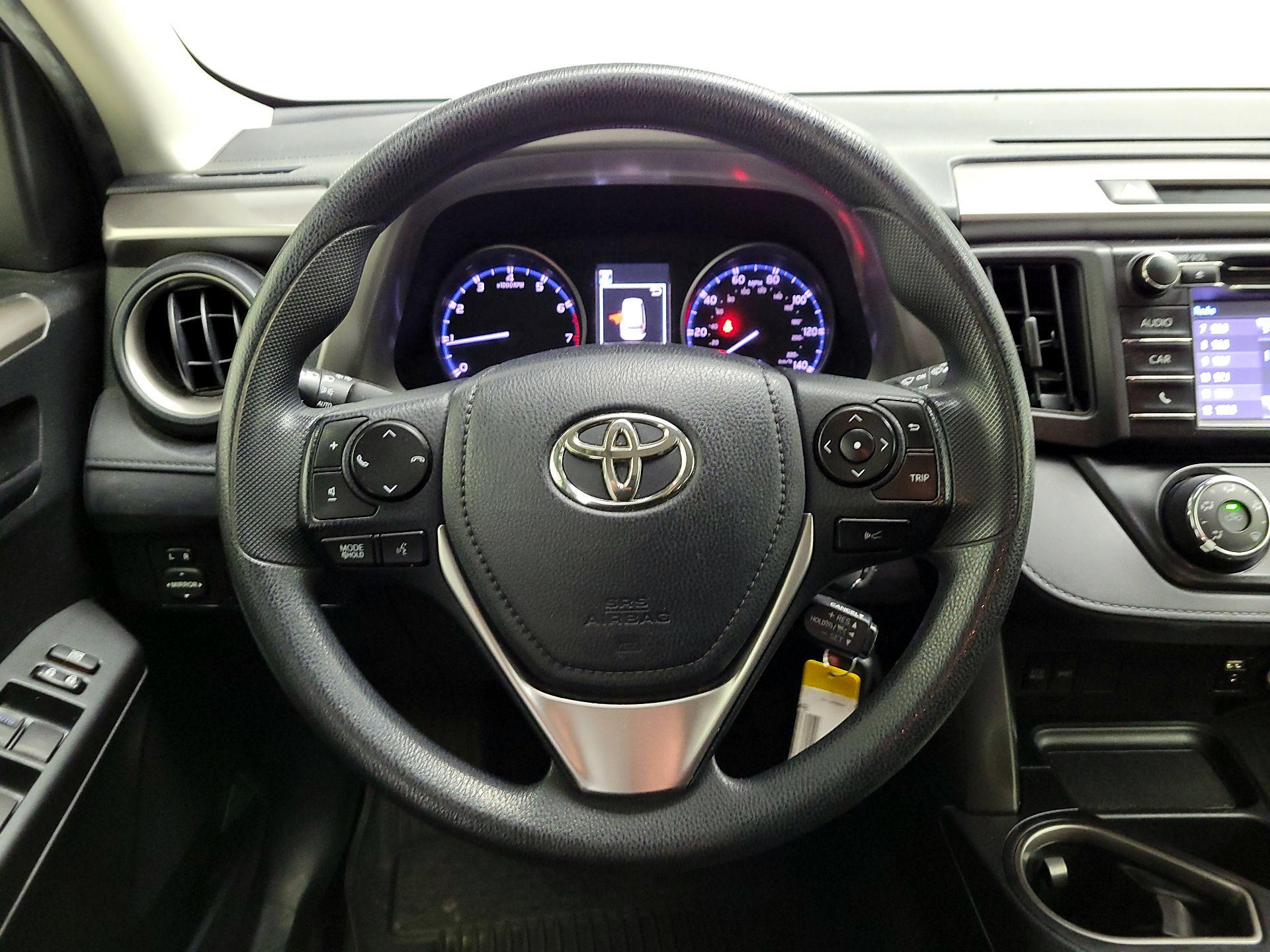 Thumbnail: 2018 Toyota RAV4 - 10