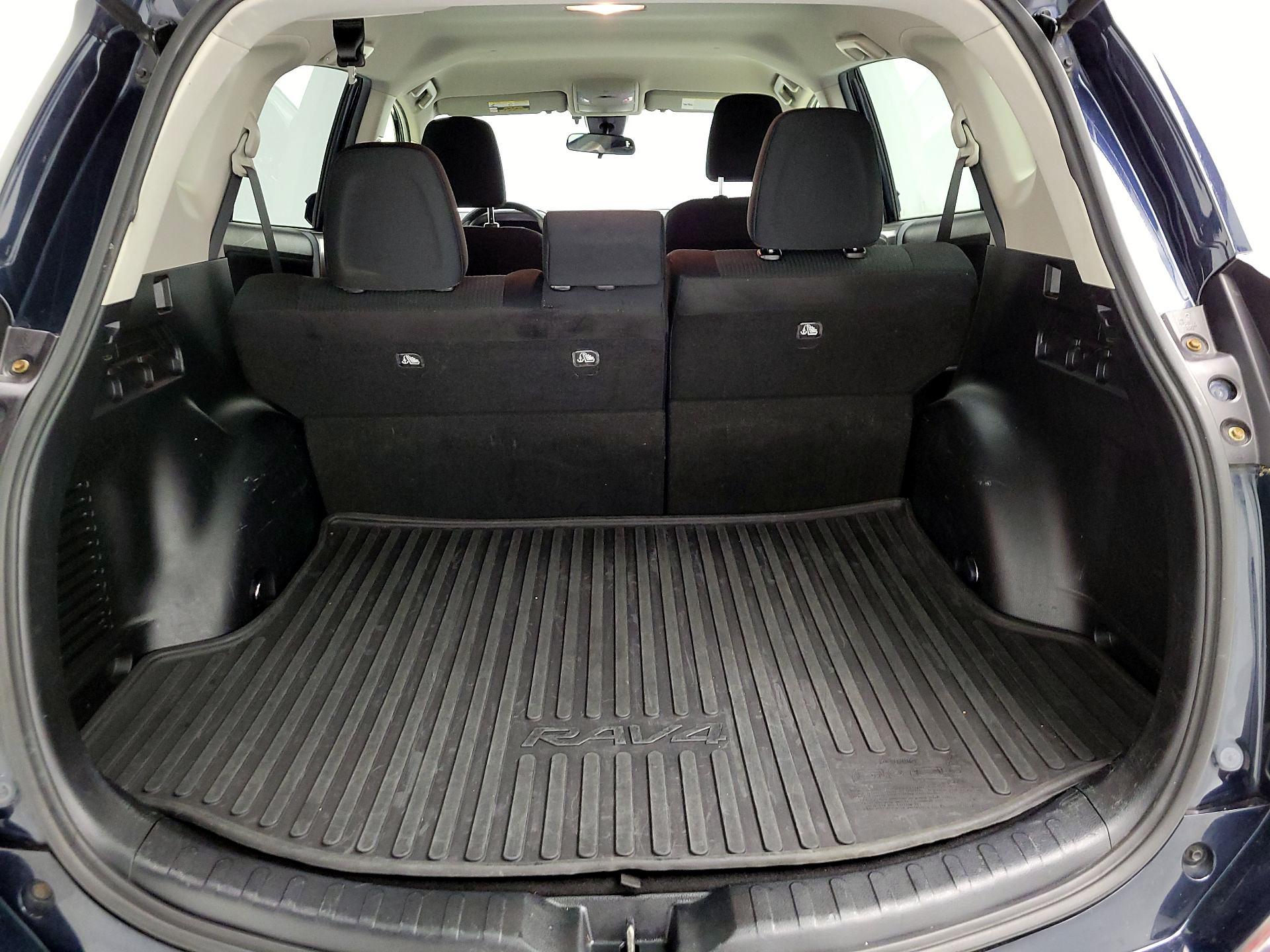 Thumbnail: 2018 Toyota RAV4 - 16