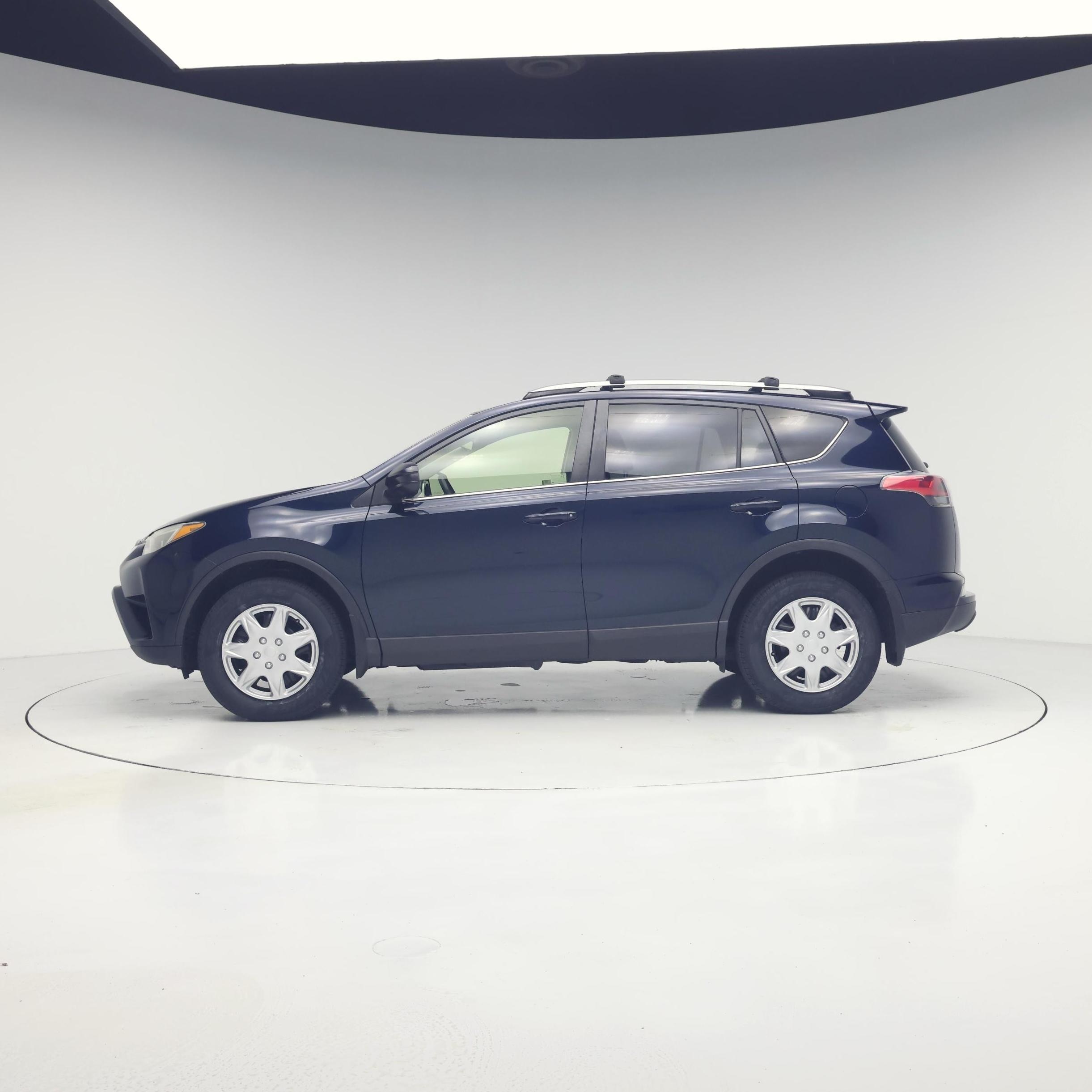 Thumbnail: 2018 Toyota RAV4 - 3