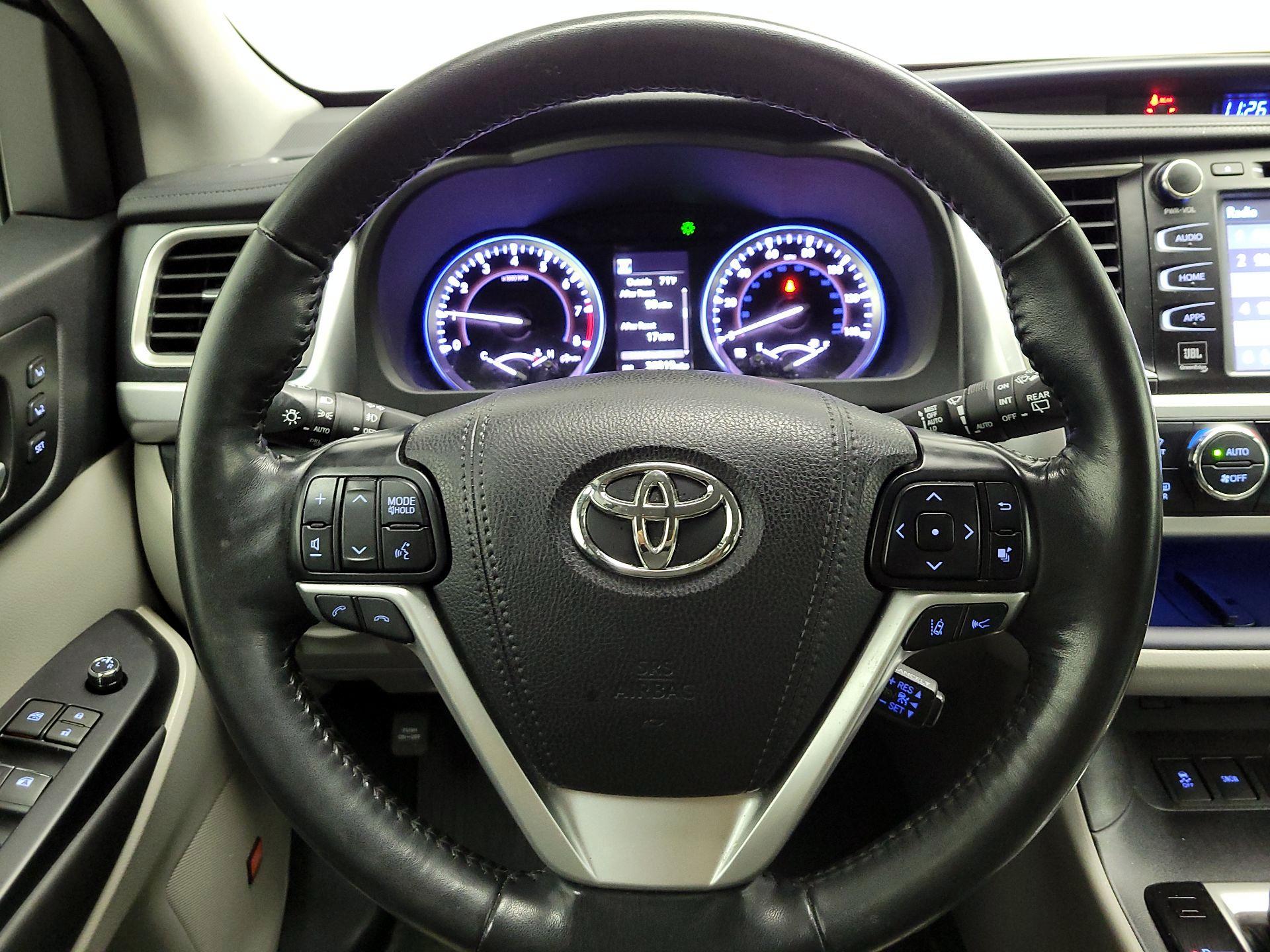 Thumbnail: 2018 Toyota Highlander - 10