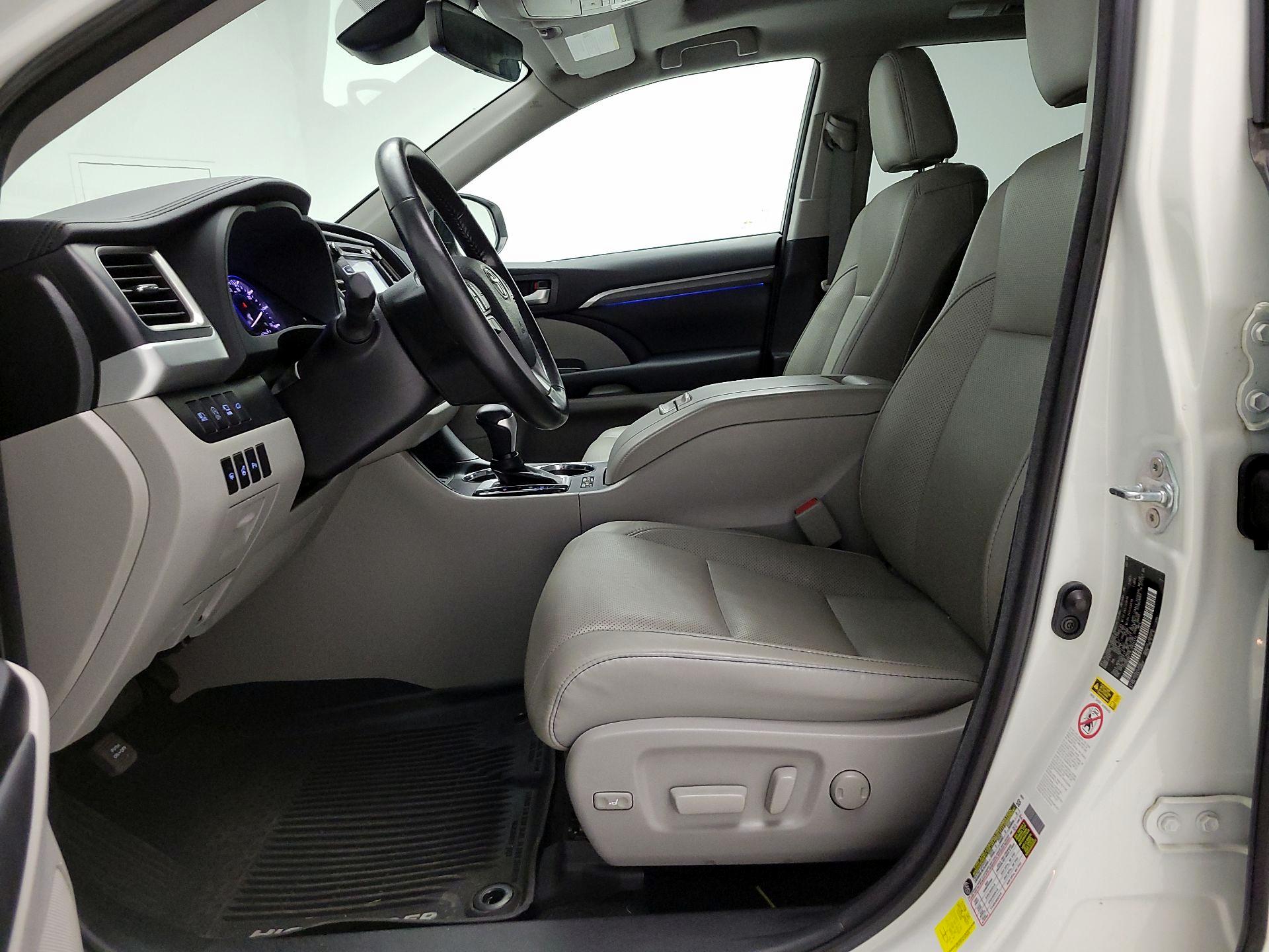 Thumbnail: 2018 Toyota Highlander - 11
