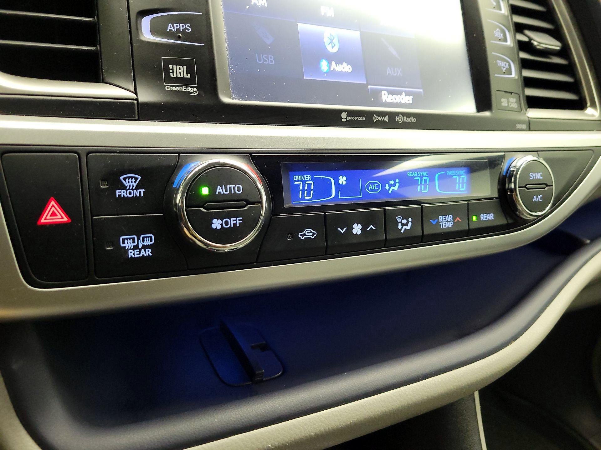 Thumbnail: 2018 Toyota Highlander - 16