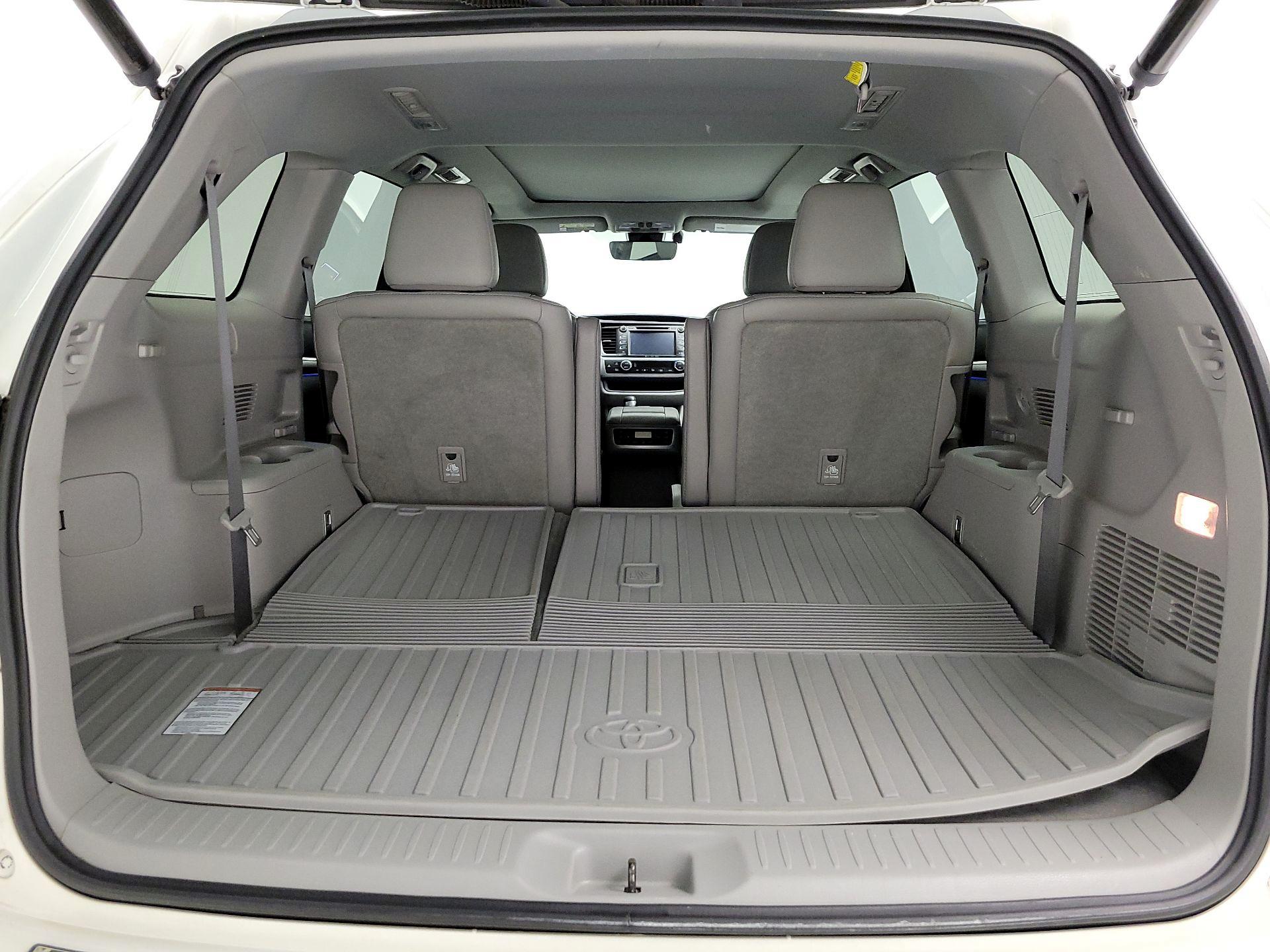 Thumbnail: 2018 Toyota Highlander - 19