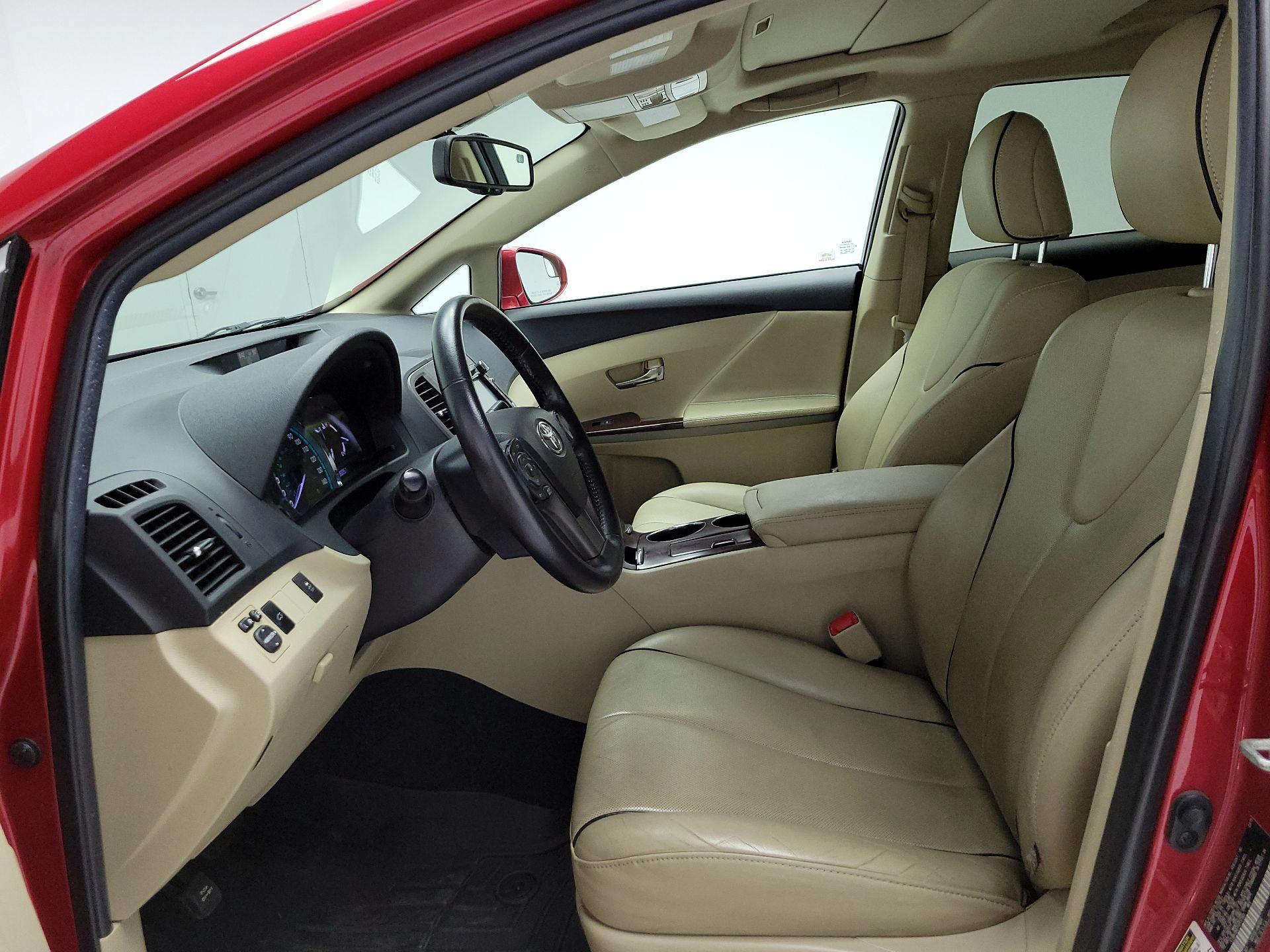 Thumbnail: 2015 Toyota Venza - 11