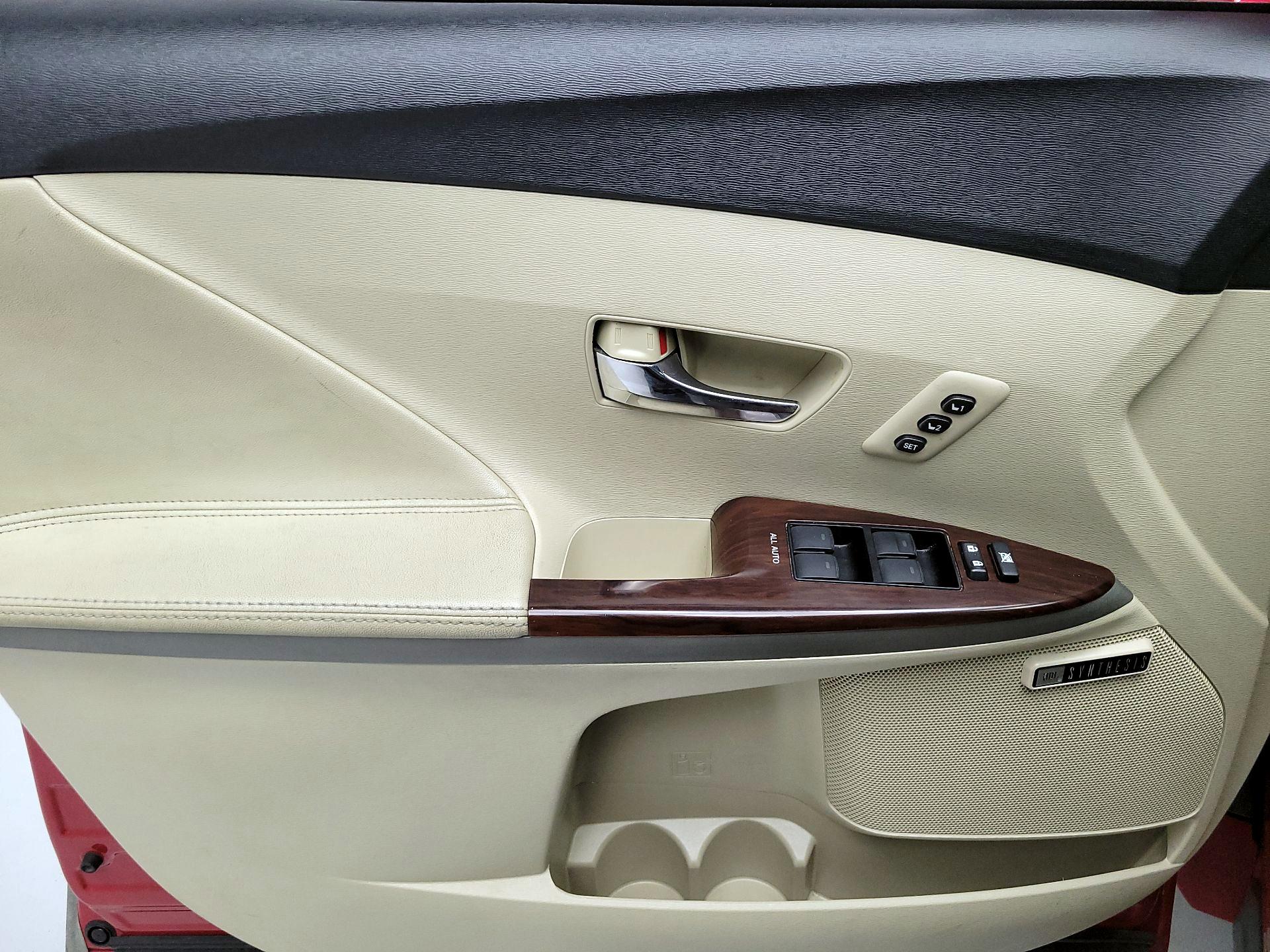 Thumbnail: 2015 Toyota Venza - 12