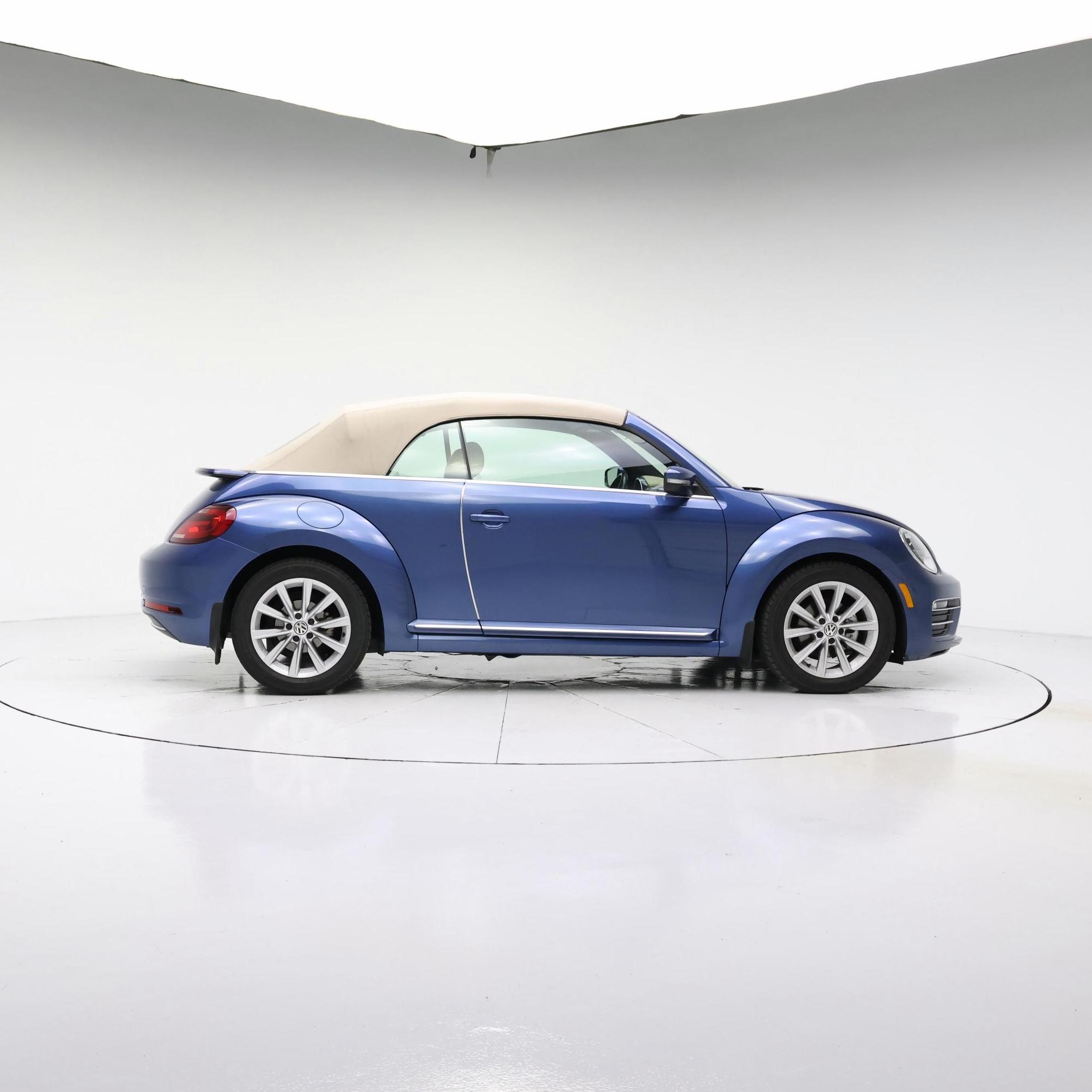 Thumbnail: 2017 Volkswagen Beetle - 3