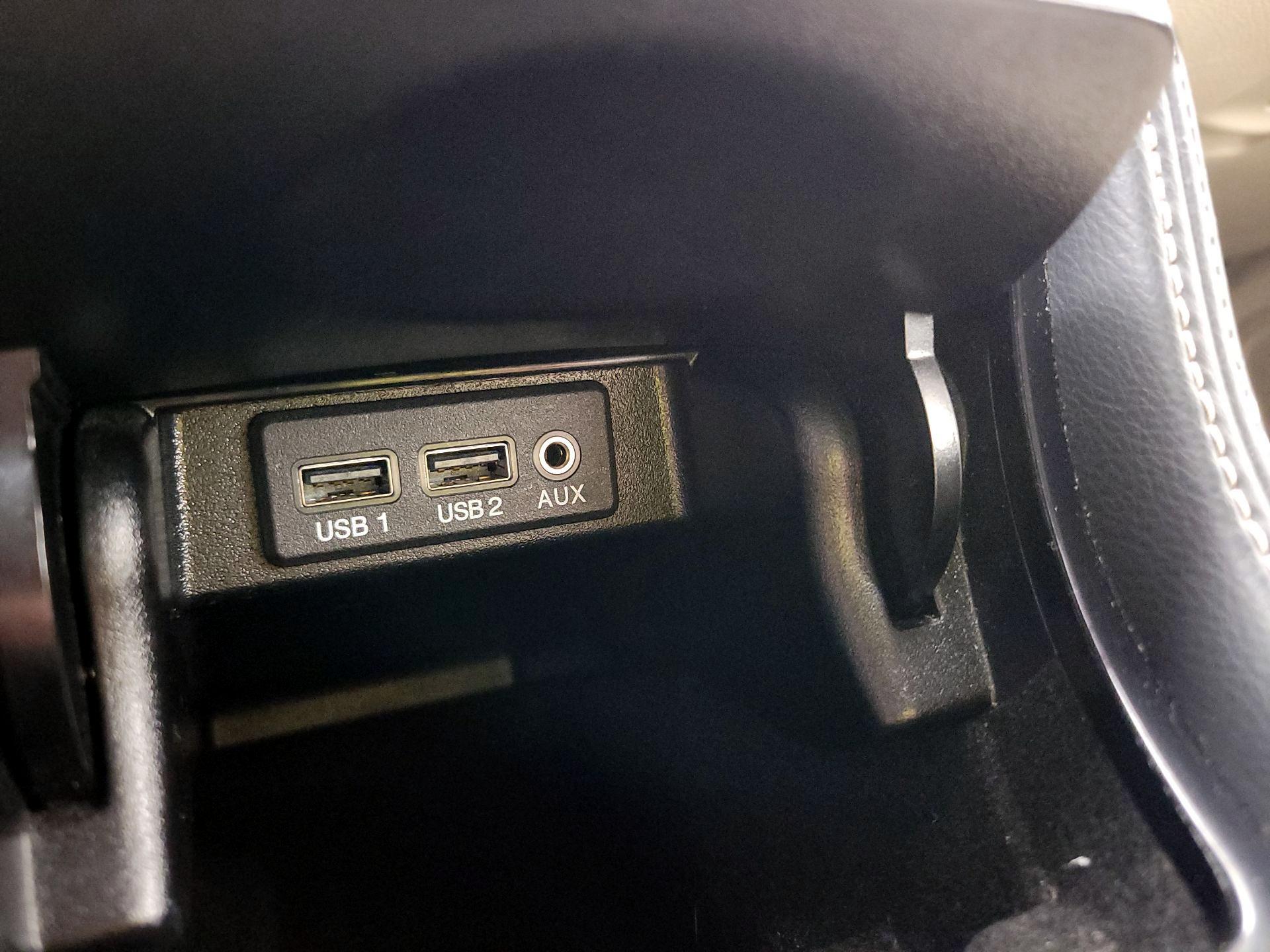 Thumbnail: 2017 Nissan Maxima - 19