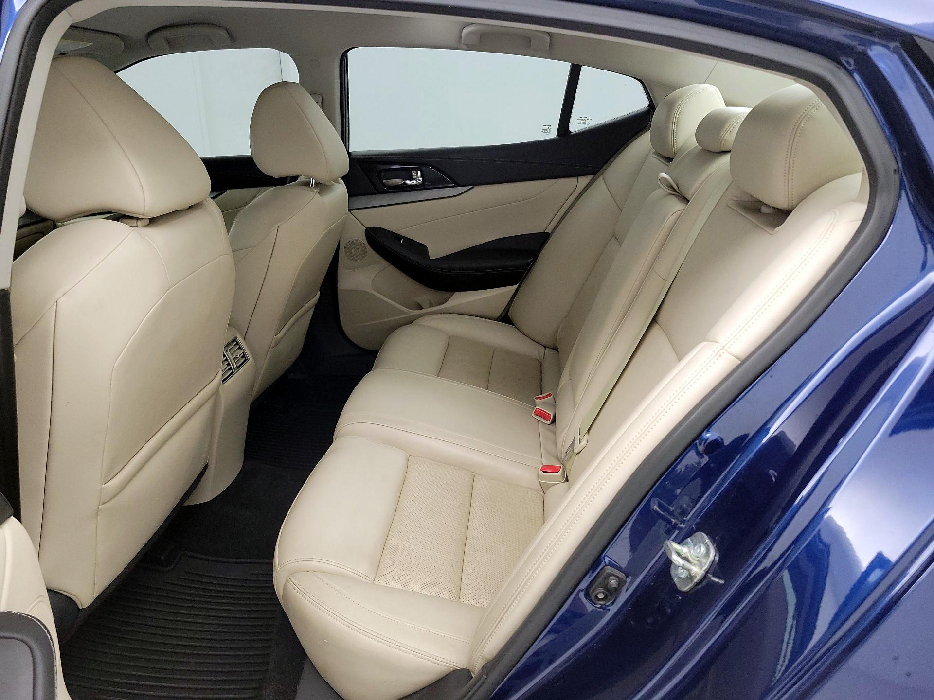 Thumbnail: 2017 Nissan Maxima - 20