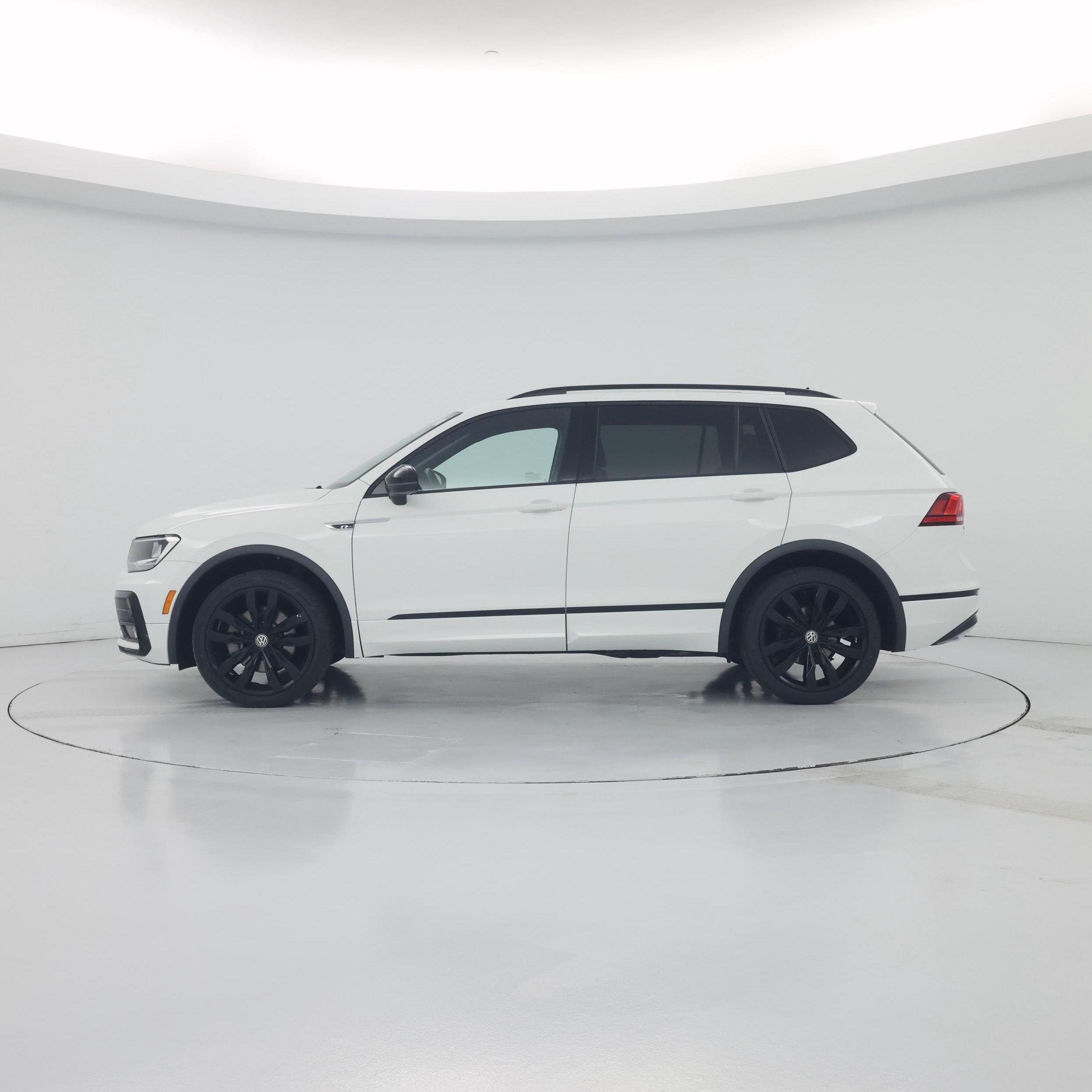 Thumbnail: 2021 Volkswagen Tiguan - 3