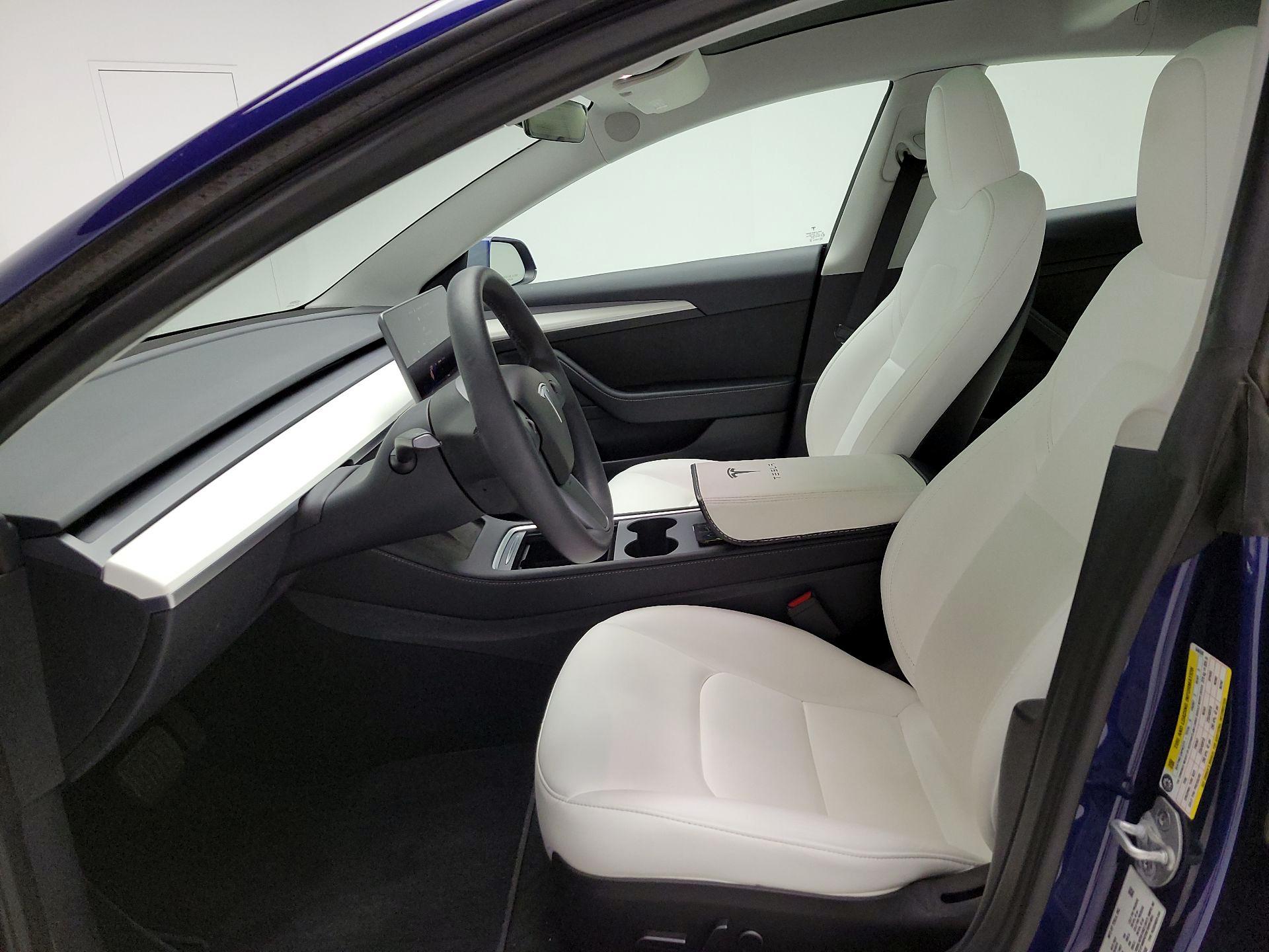 Thumbnail: 2023 Tesla Model 3 - 11