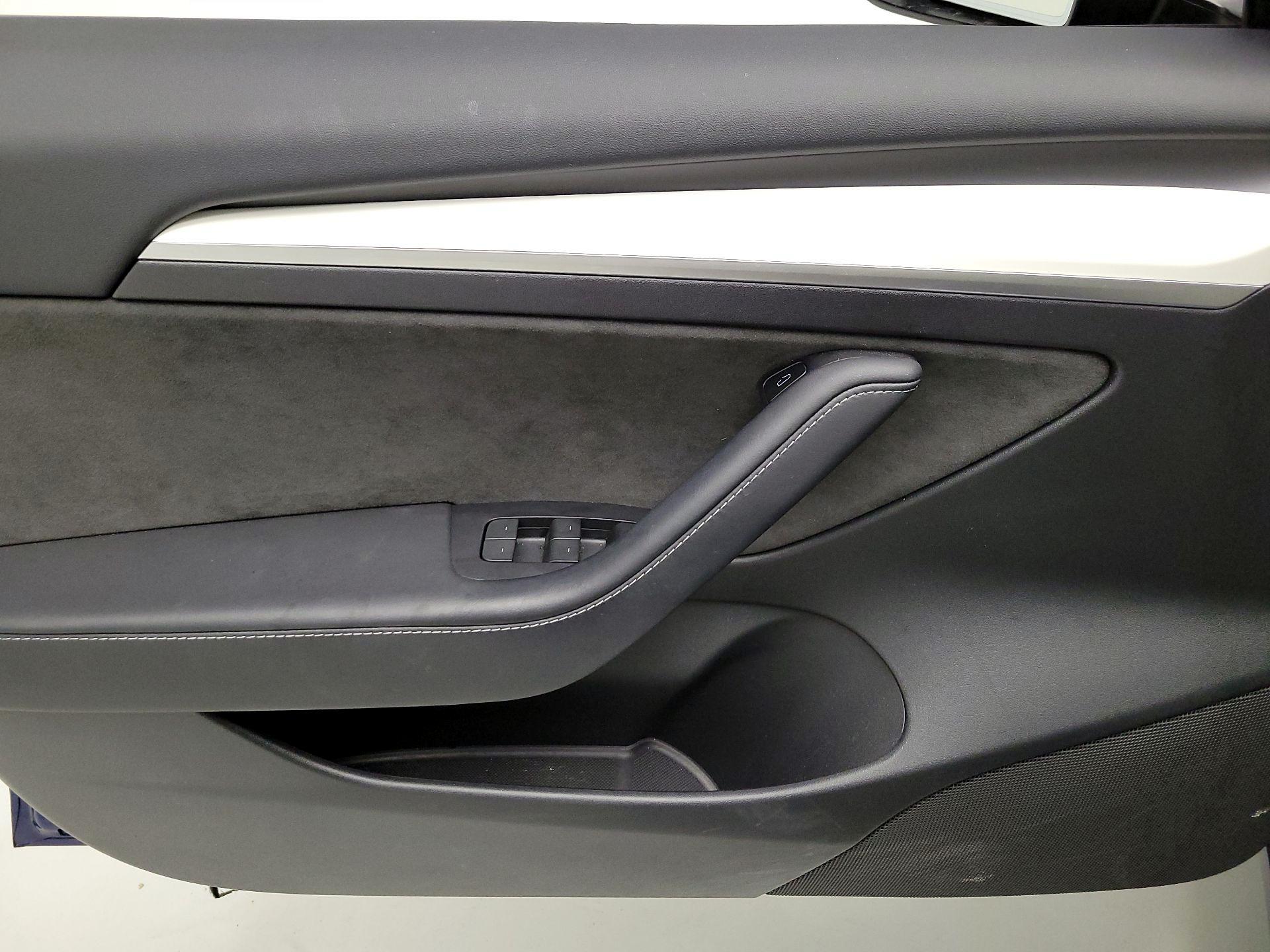 Thumbnail: 2023 Tesla Model 3 - 12