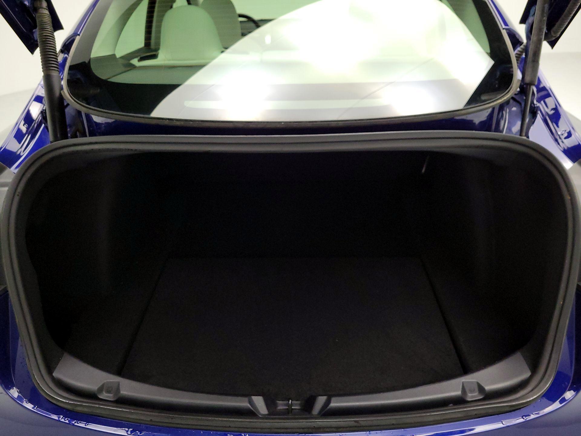 Thumbnail: 2023 Tesla Model 3 - 19