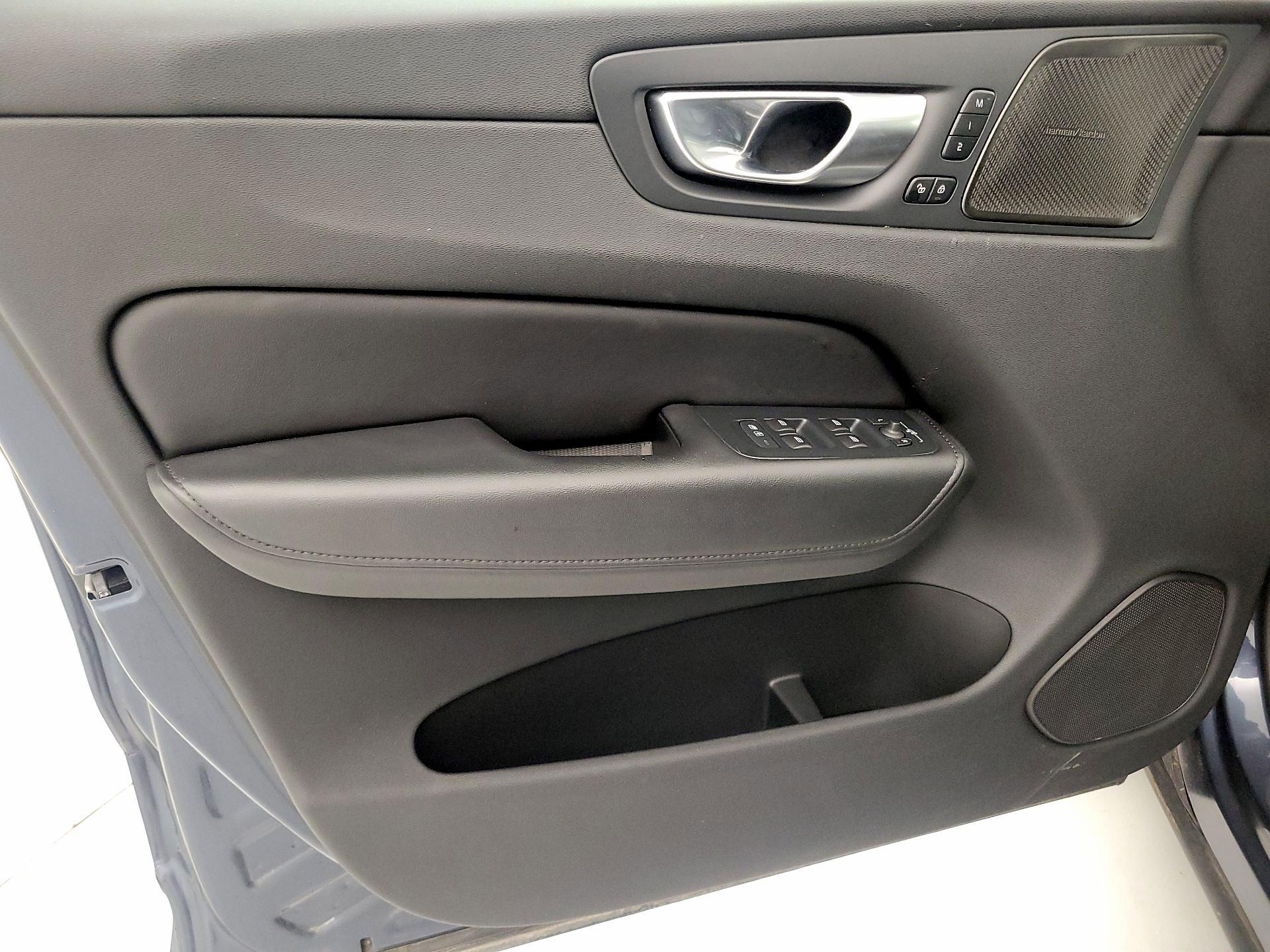 Thumbnail: 2024 Volvo XC60 - 12