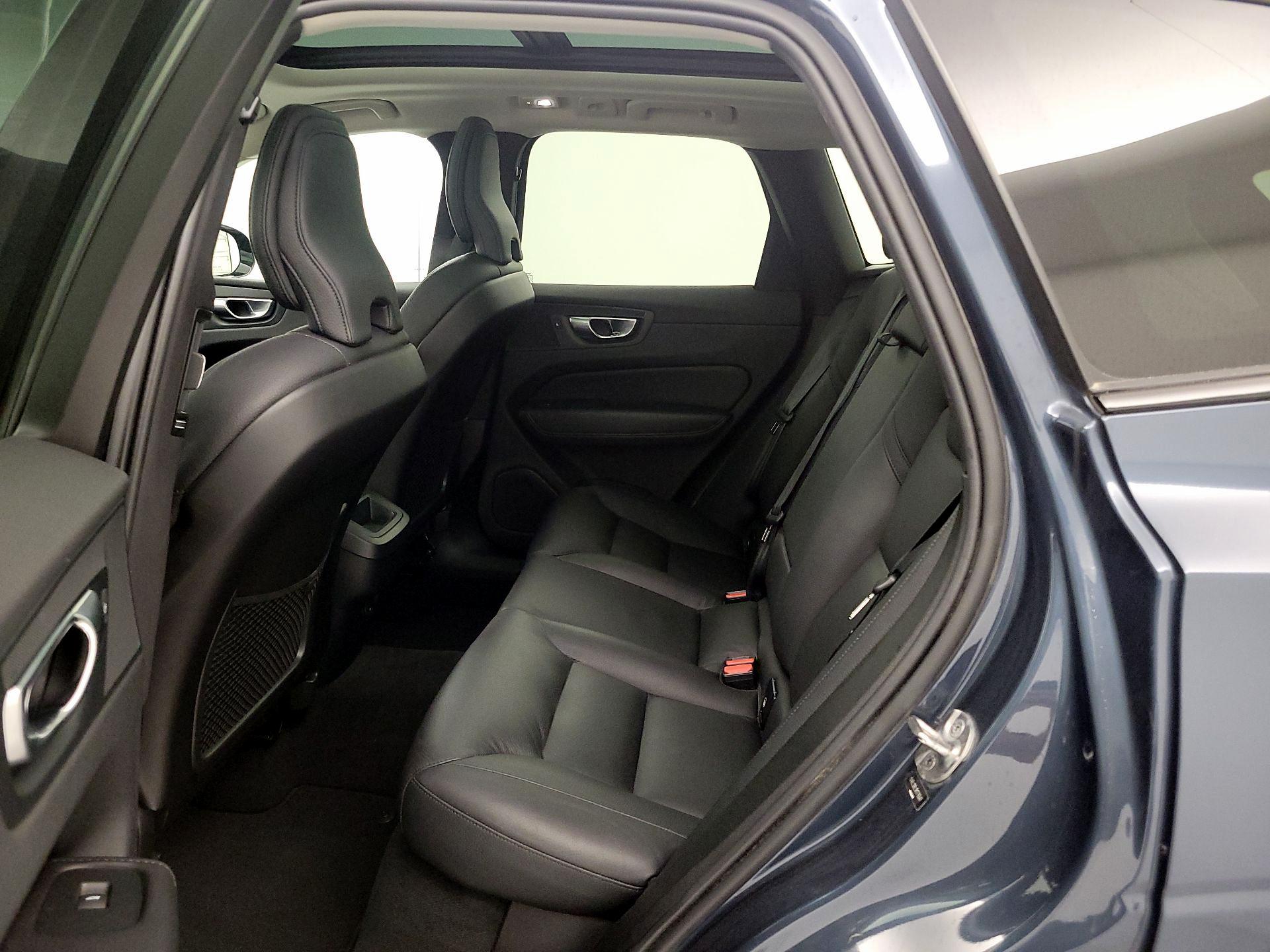 Thumbnail: 2024 Volvo XC60 - 20
