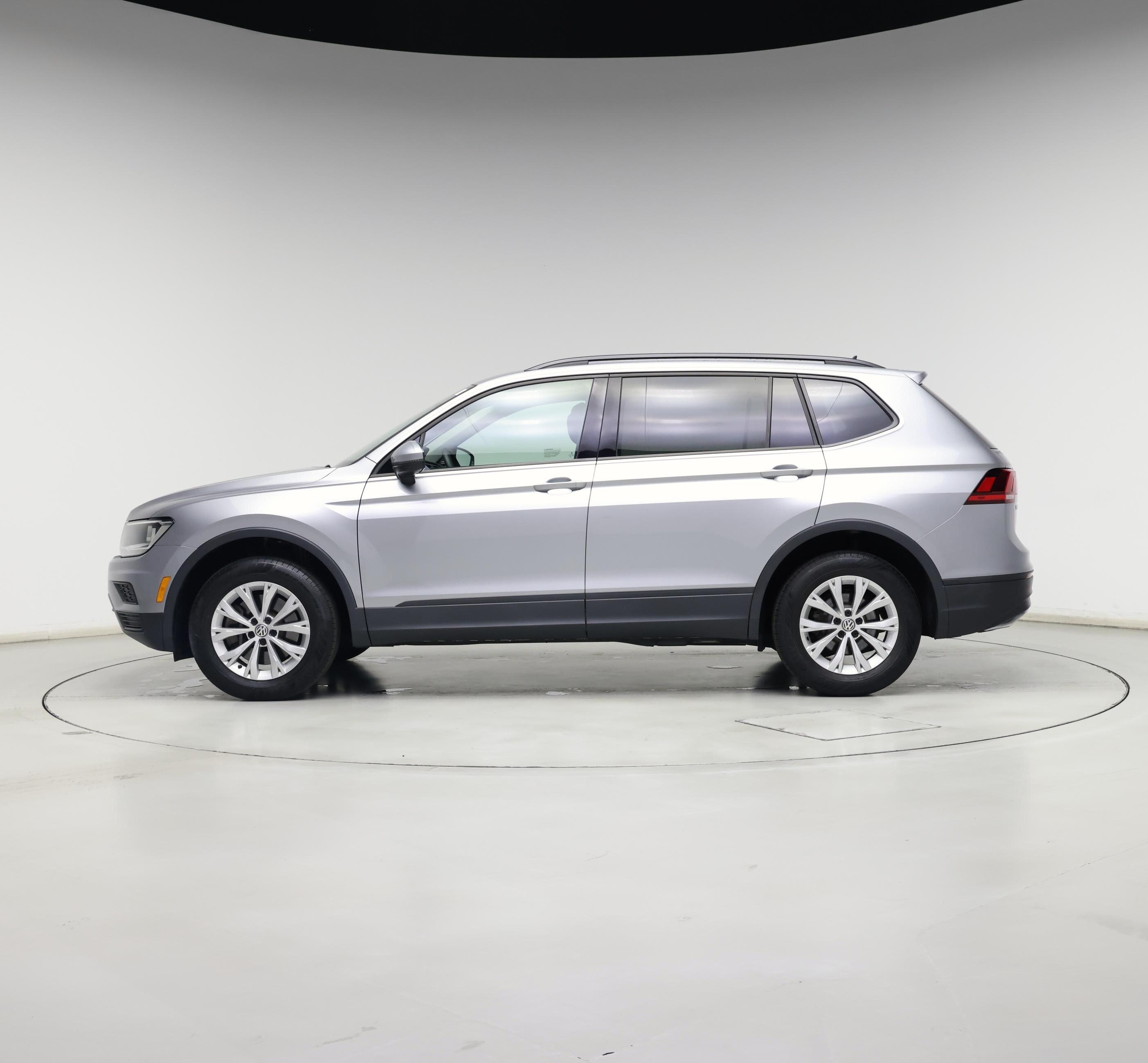 Thumbnail: 2020 Volkswagen Tiguan - 3