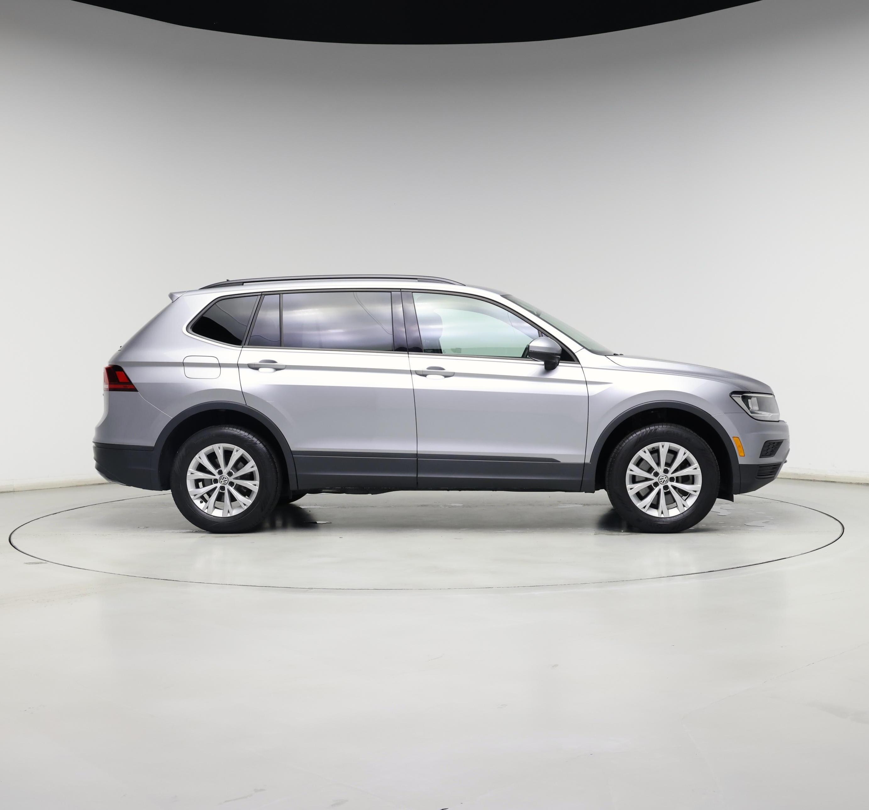 Thumbnail: 2020 Volkswagen Tiguan - 7